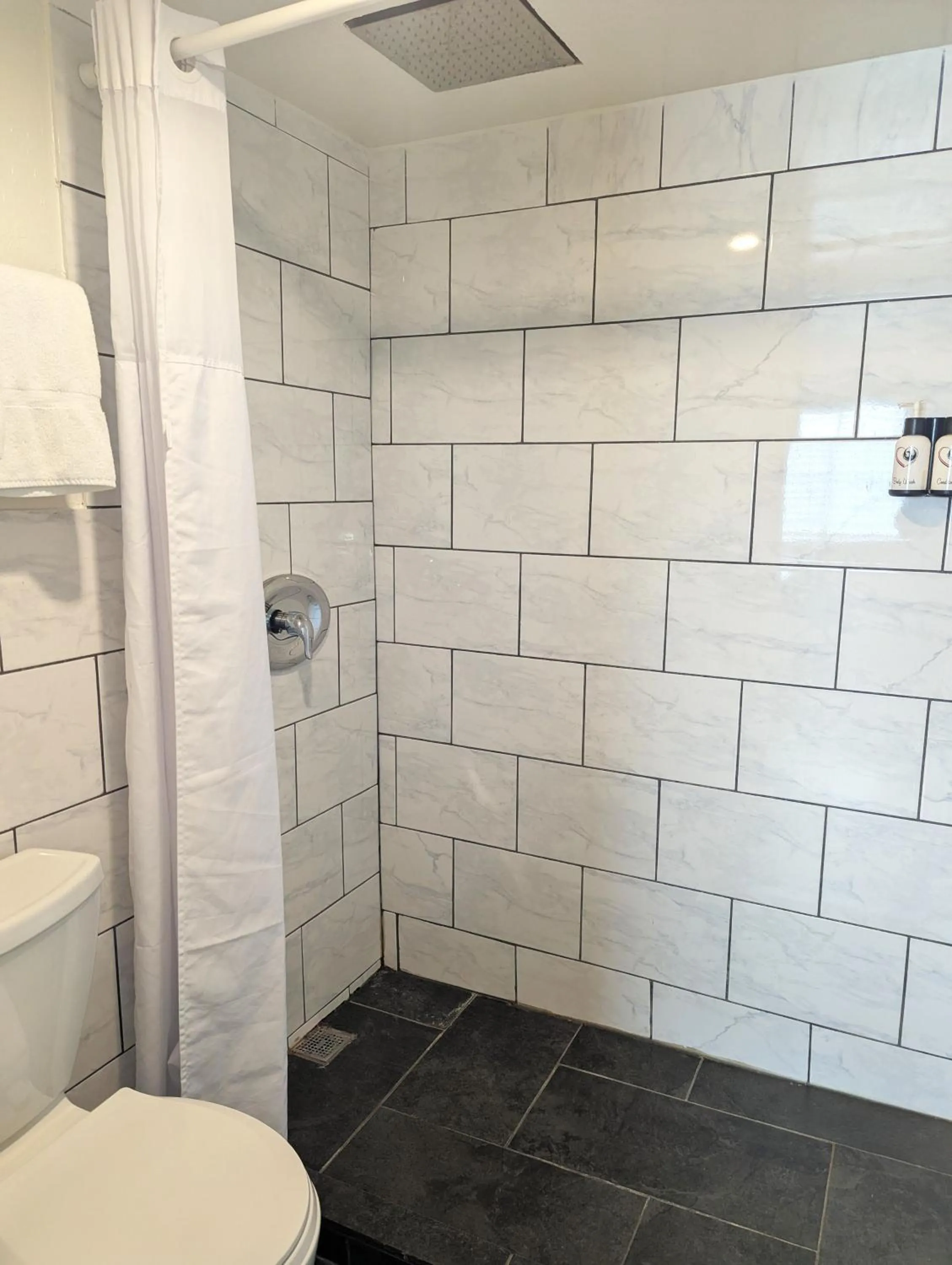 Bathroom in The Clarendon Hotel & Spa, BW Signature Collection