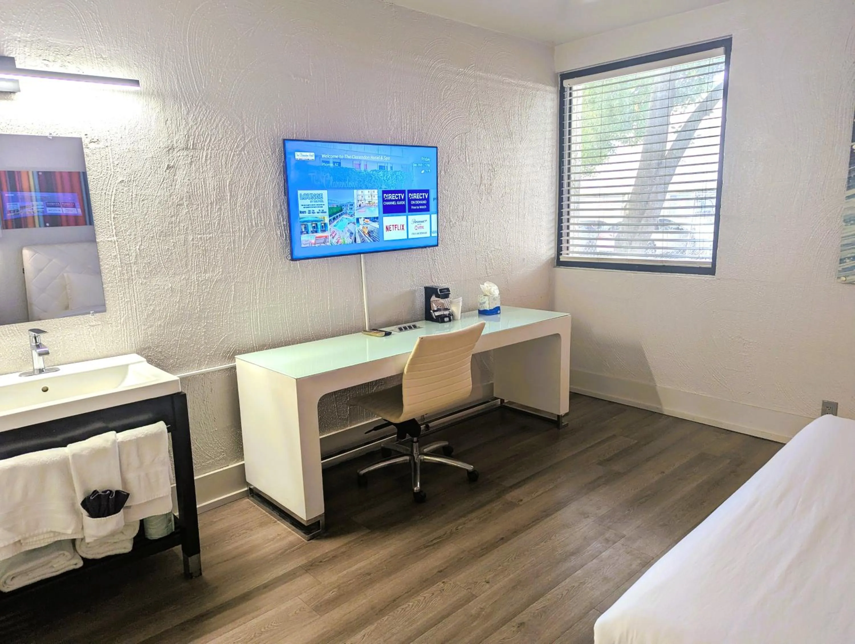 Bedroom, Bed in The Clarendon Hotel & Spa, BW Signature Collection