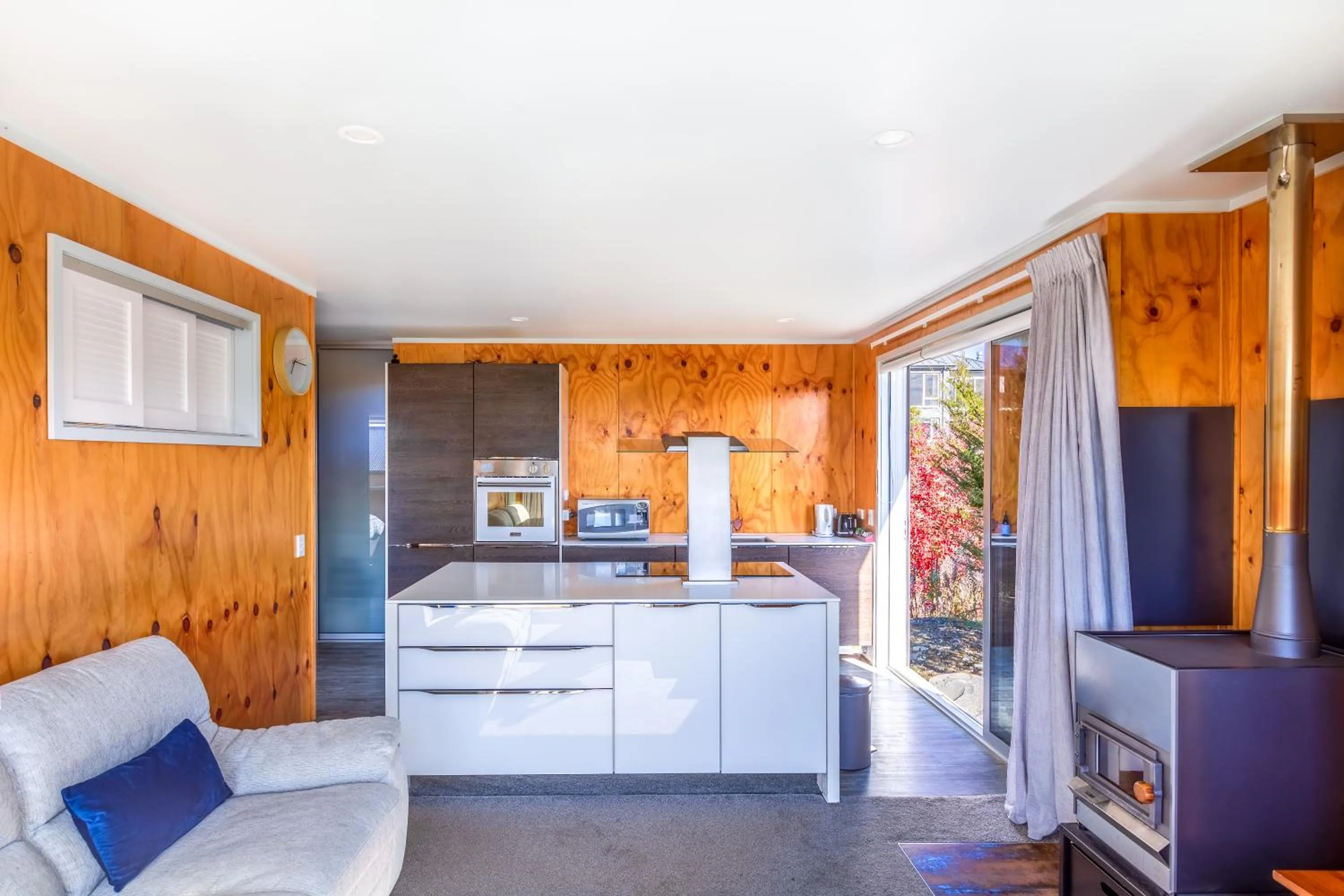 Kitchen or kitchenette in Tekapo Blue Cottage
