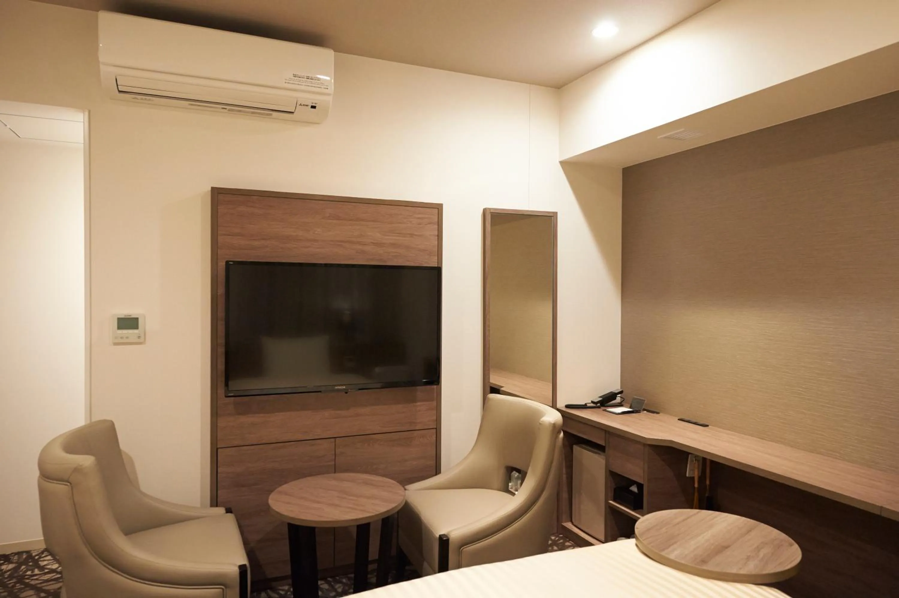 Photo of the whole room in Sotetsu Fresa Inn Ginza-Nanachome