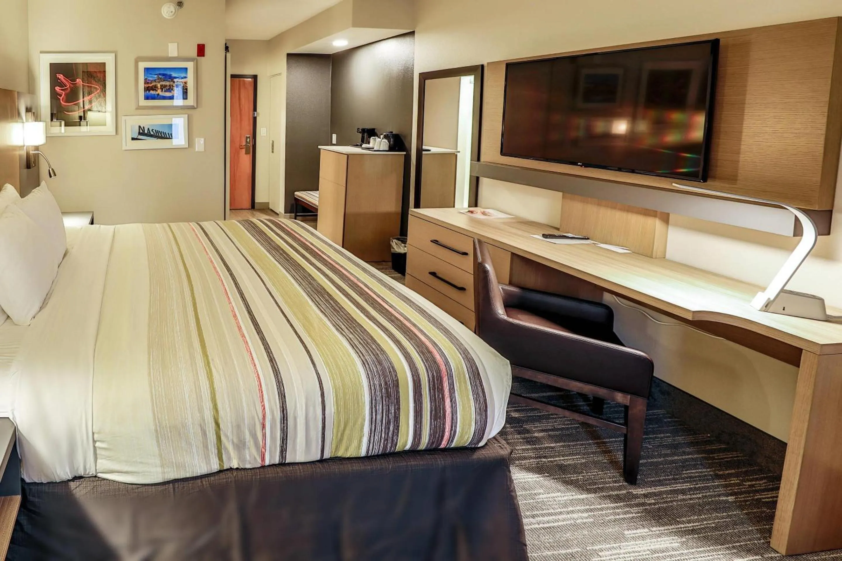 Bedroom, Bed in Country Inn & Suites by Radisson Nashville Airport TN