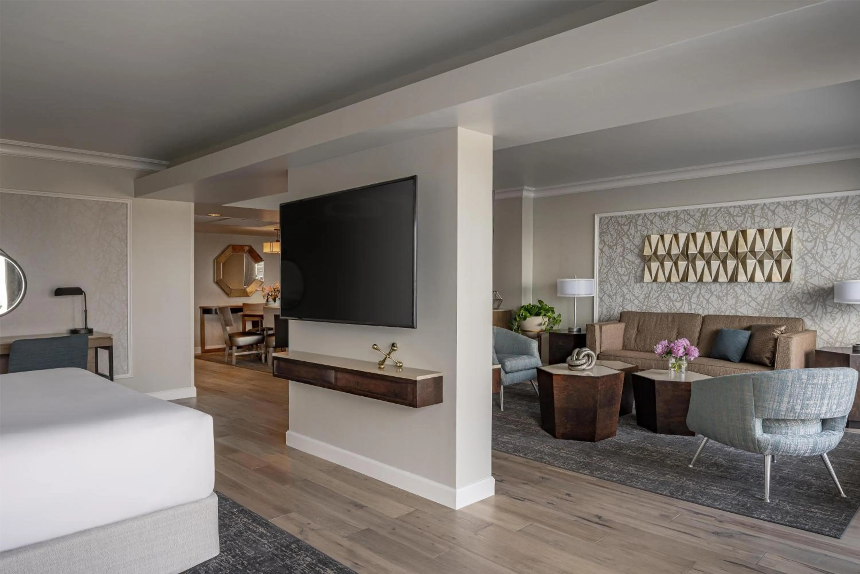 Photo of the whole room, Bed in Hyatt Regency Orlando International Airport Hotel