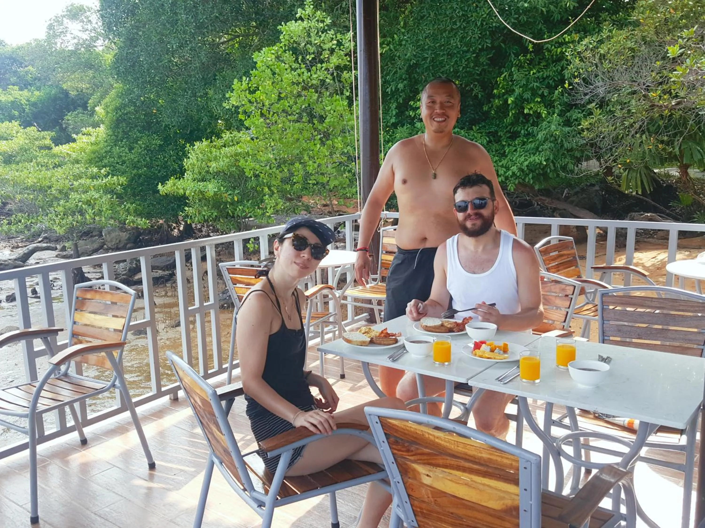 Restaurant/places to eat in Samloem Laguna Resort