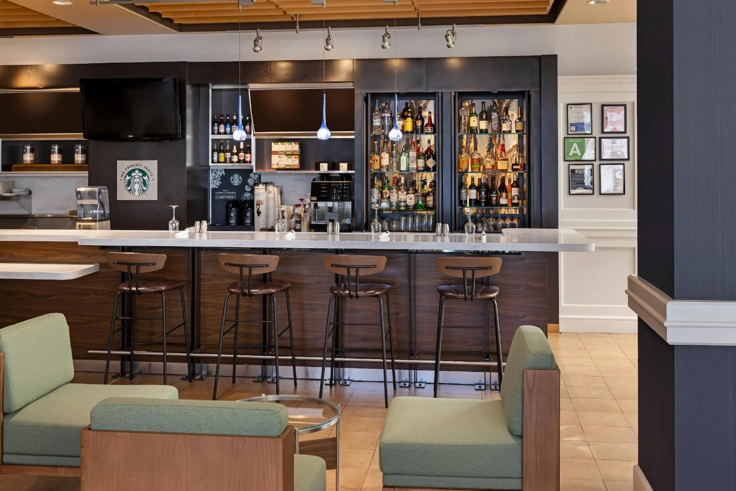 Restaurant/places to eat in Courtyard by Marriott Baldwin Park
