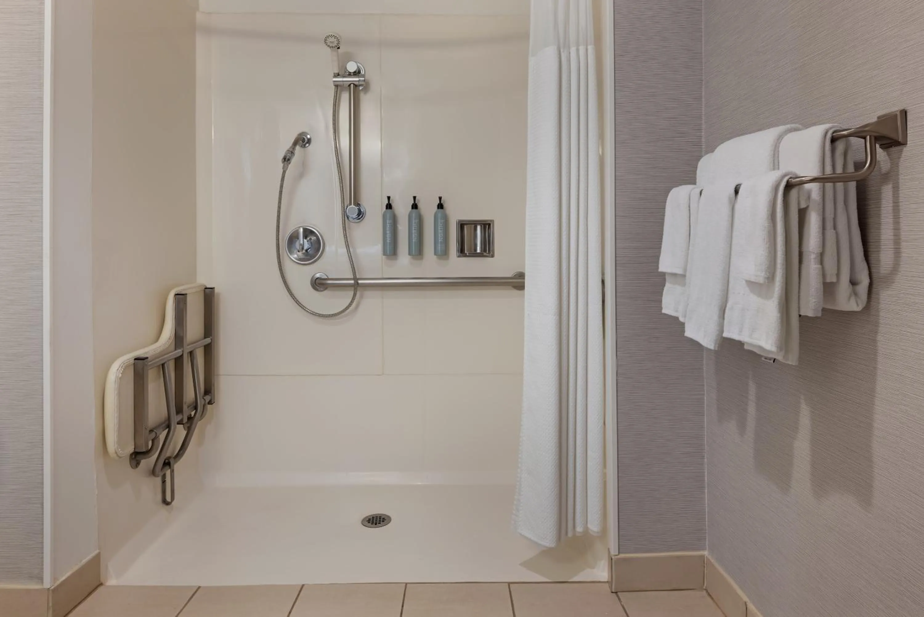 Guests in Courtyard by Marriott Baldwin Park