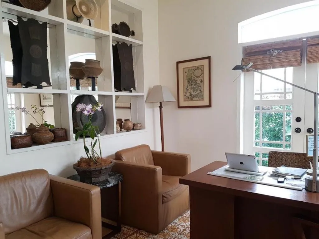 Charming La Casita Mercedes, 5Br and 5TB for Family and Friends Staycation- Read Listing Info