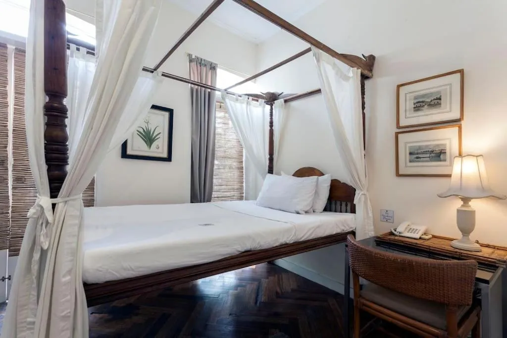 Bed in Charming La Casita Mercedes, 5Br and 5TB for Family and Friends Staycation- Read Listing Info