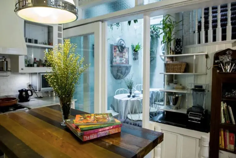 Charming La Casita Mercedes, 5Br and 5TB for Family and Friends Staycation- Read Listing Info