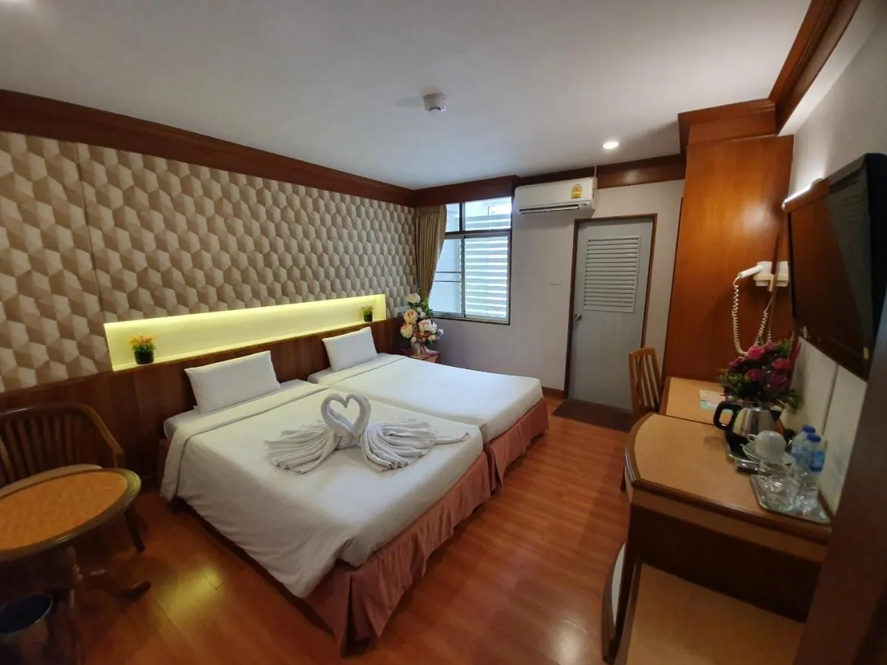 Bedroom, Bed in Sakol Hotel