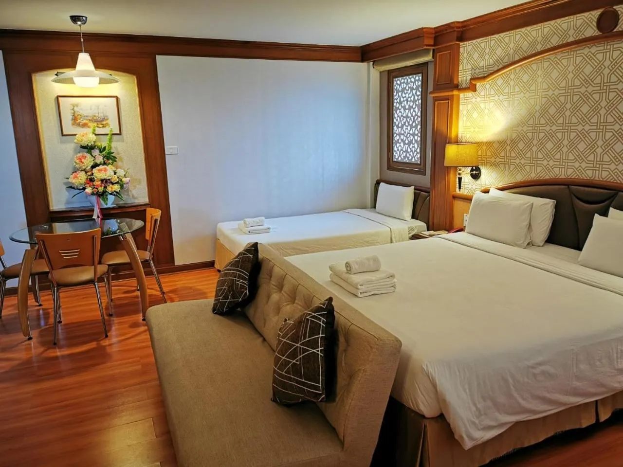 Bedroom, Bed in Sakol Hotel