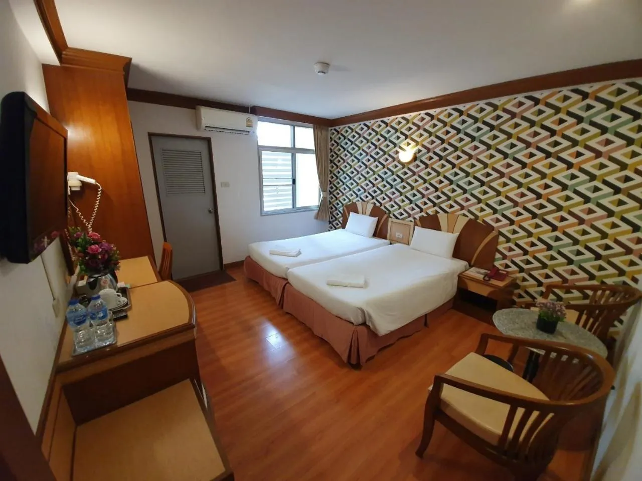 Photo of the whole room, Bed in Sakol Hotel