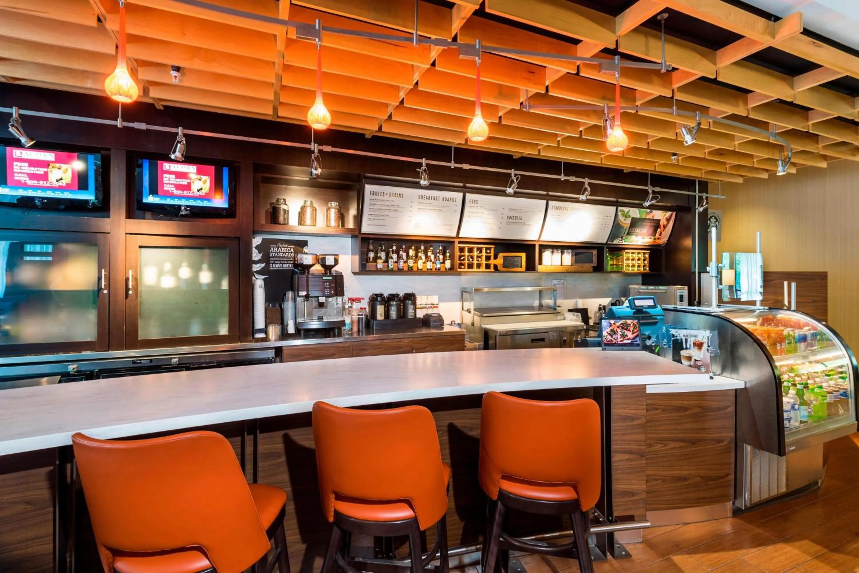 Lounge or bar in Courtyard by Marriott Atlanta Buford Mall of Georgia