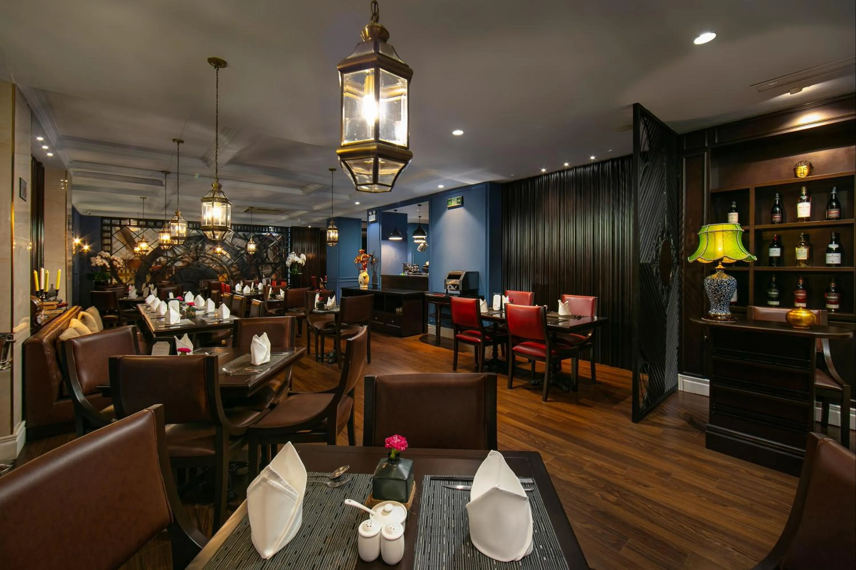 Restaurant/places to eat in O'Gallery Premier Hotel & Spa