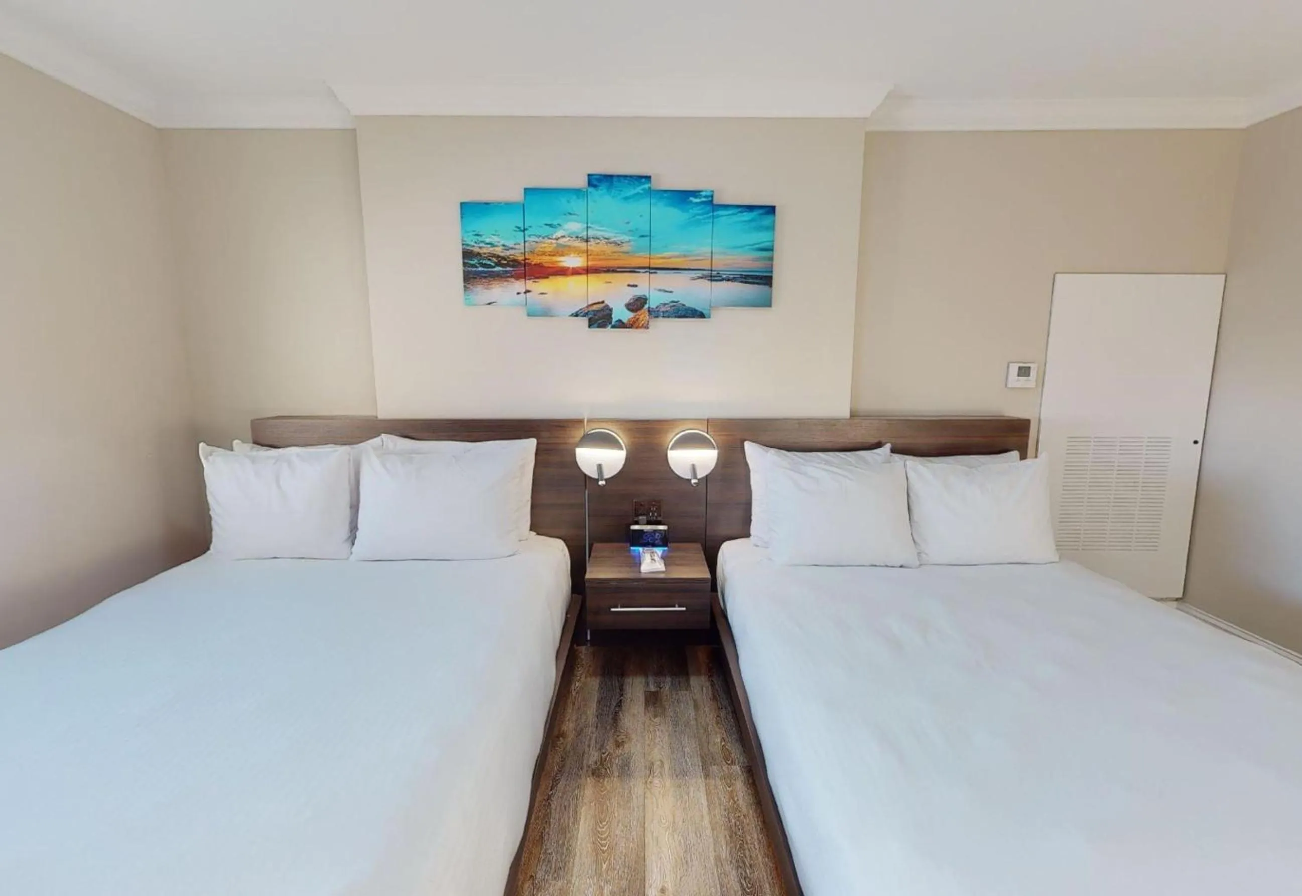 Bedroom, Bed in Nuvo Suites Hotel - Miami Doral