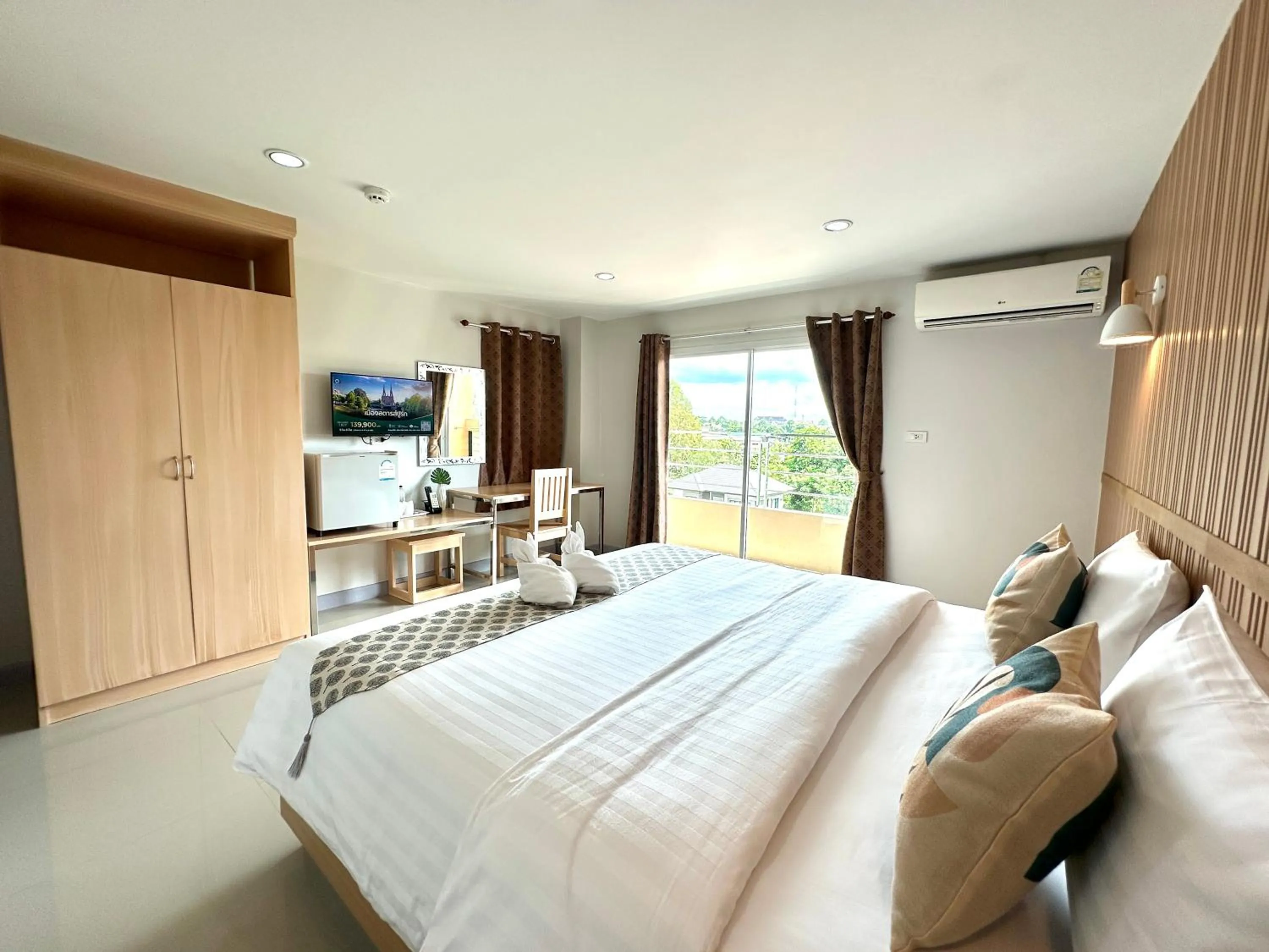 Bed in Jaroonsak Grand