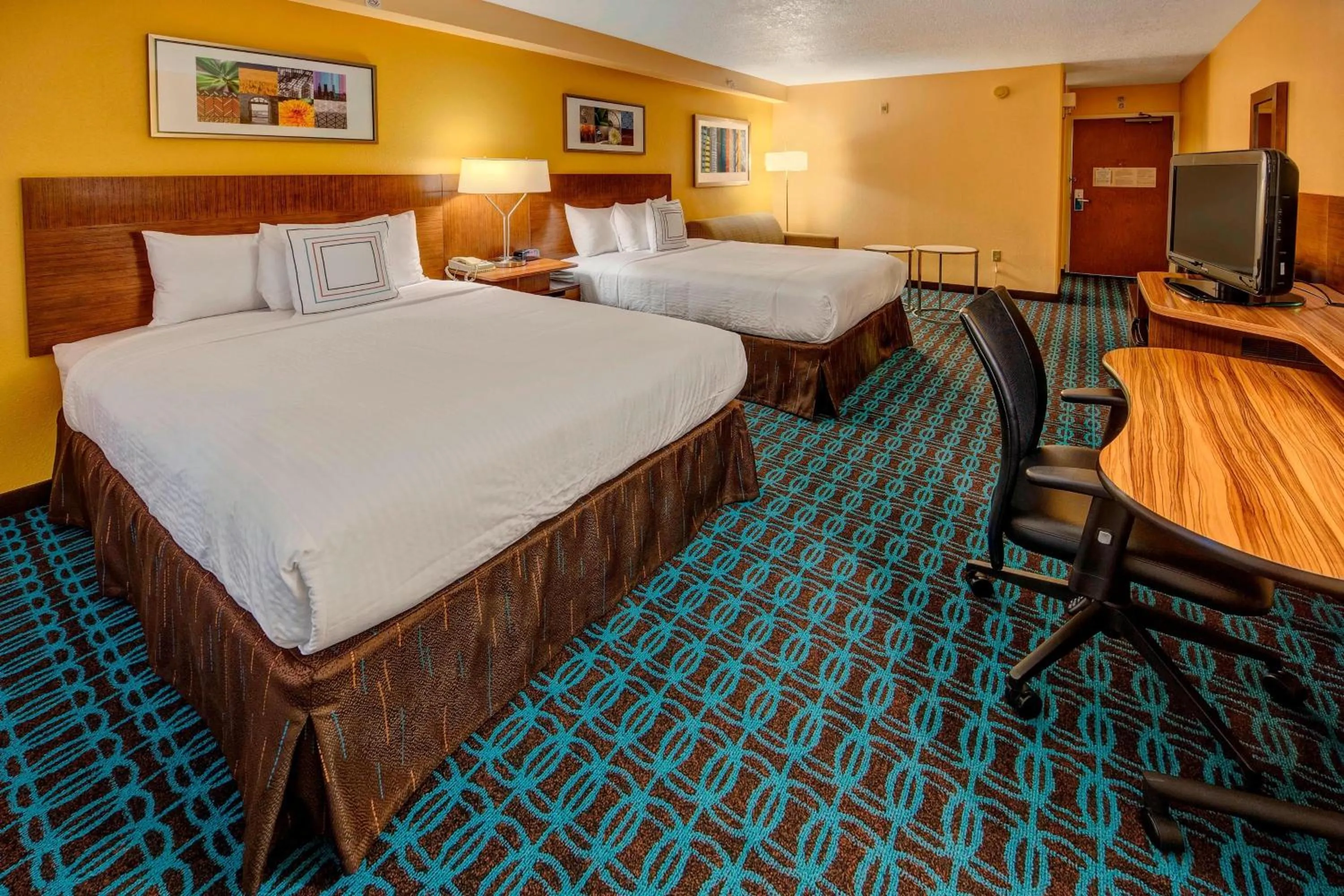 Photo of the whole room, Bed in Fairfield Inn and Suites by Marriott Orlando Near Universal Orlando