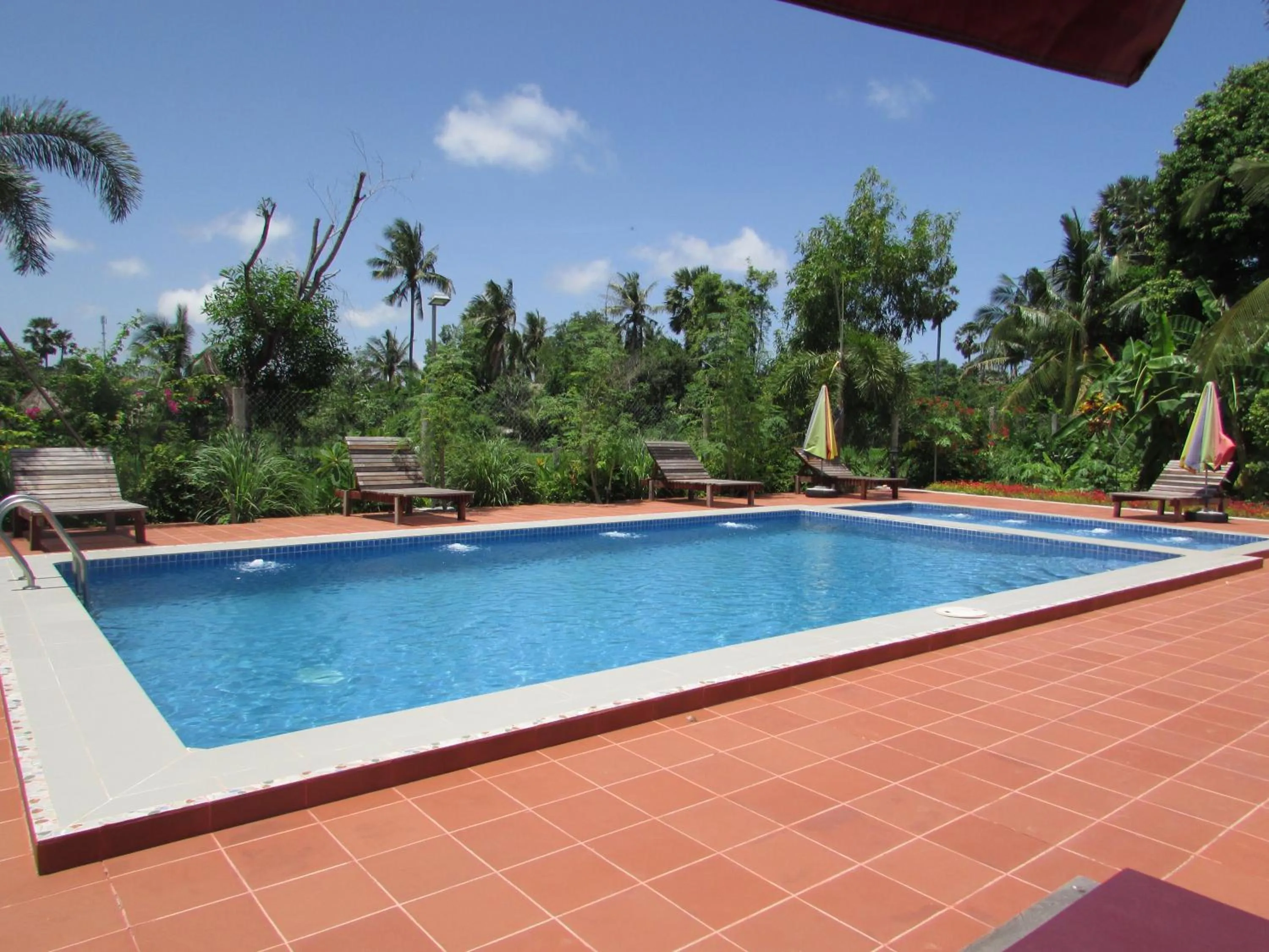 Swimming pool in Phoumrumduol Bungalow