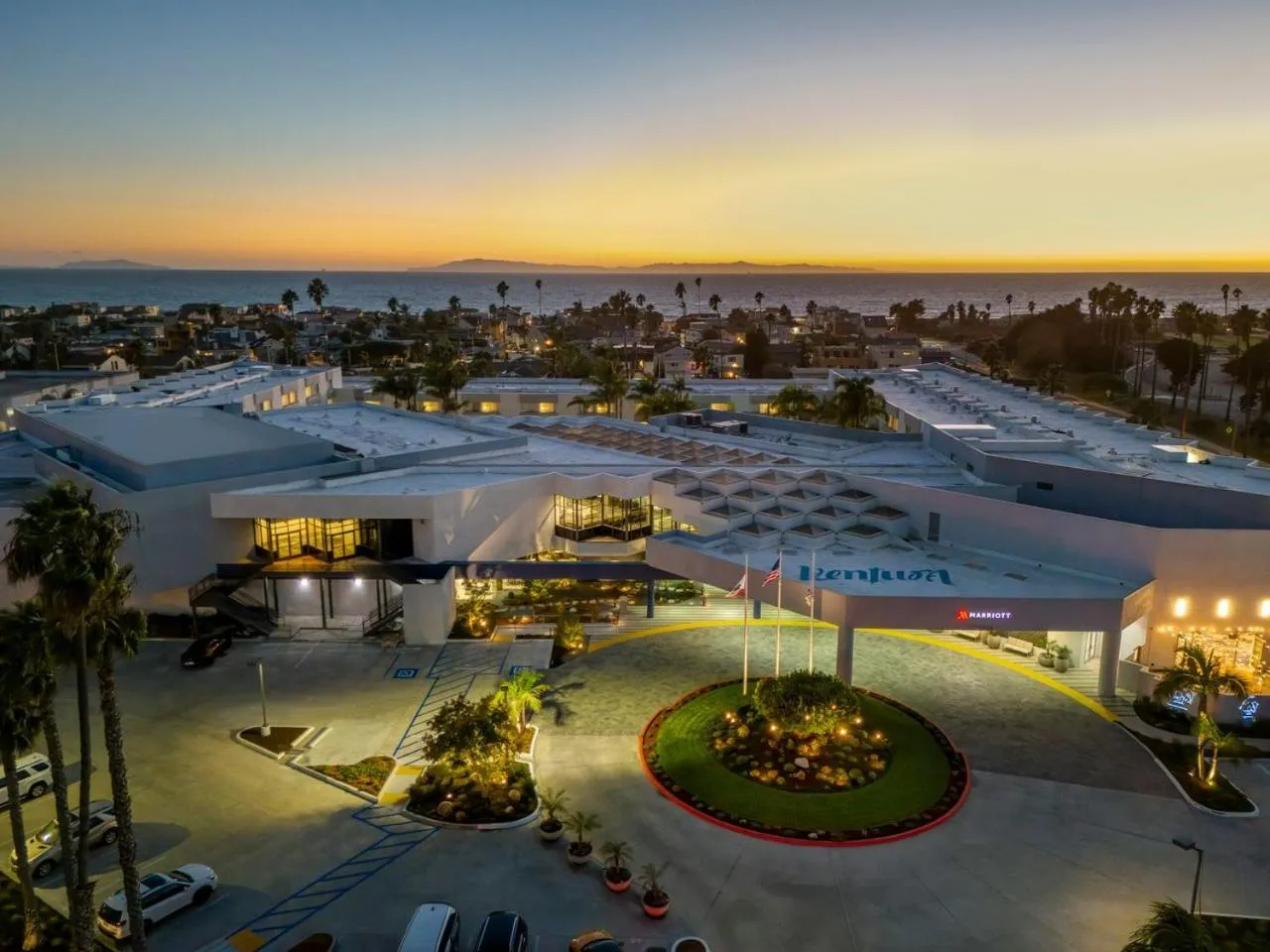 Property building in Ventura Beach Marriott