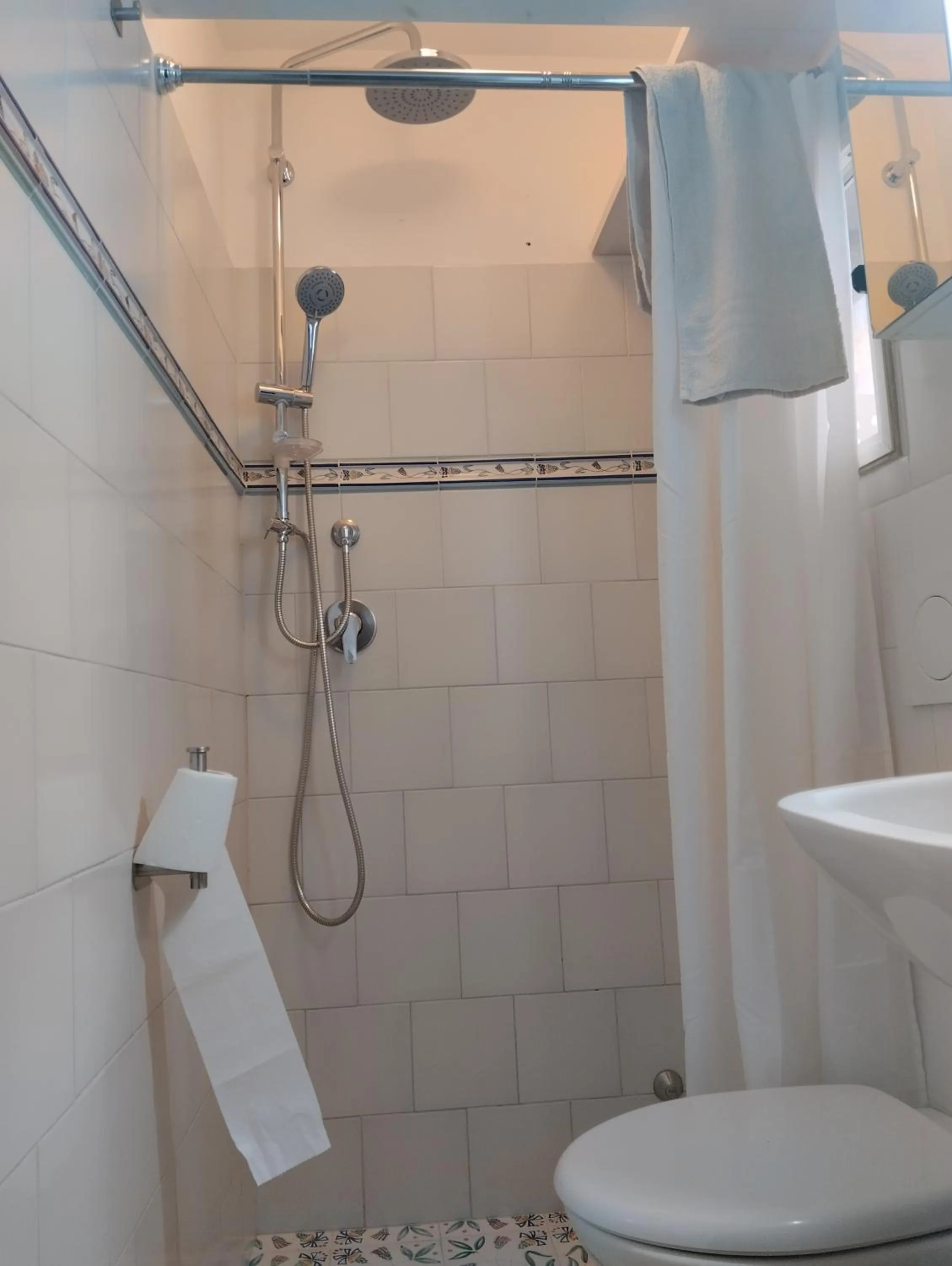 Shower in Dimora Dioniso