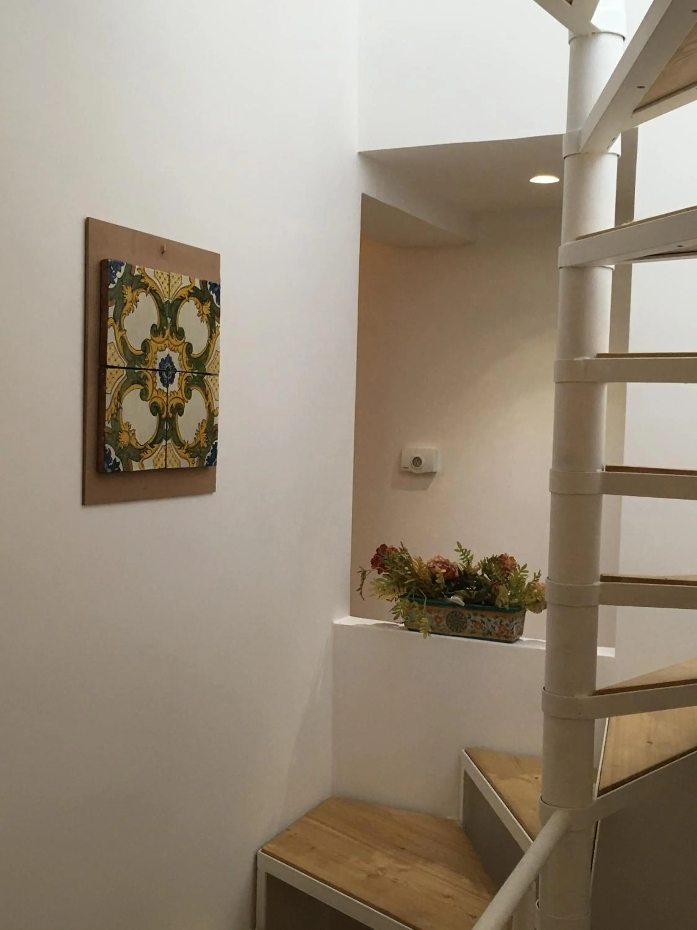 Decorative detail in Le Maioliche