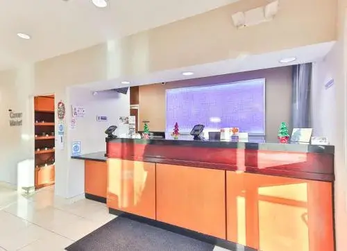 Comfort Inn & Suites Comfort Inn & Suites