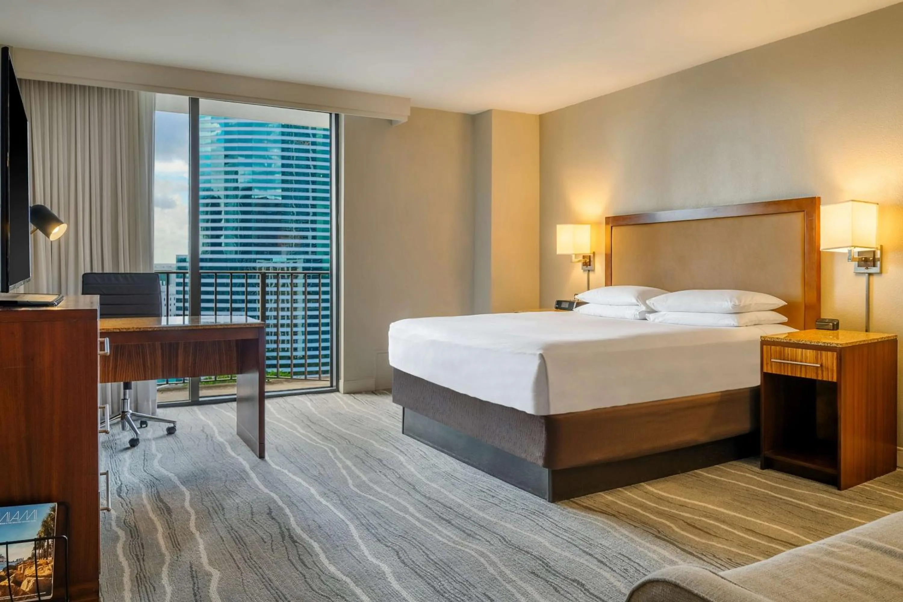 Photo of the whole room, Bed in Hyatt Regency Miami
