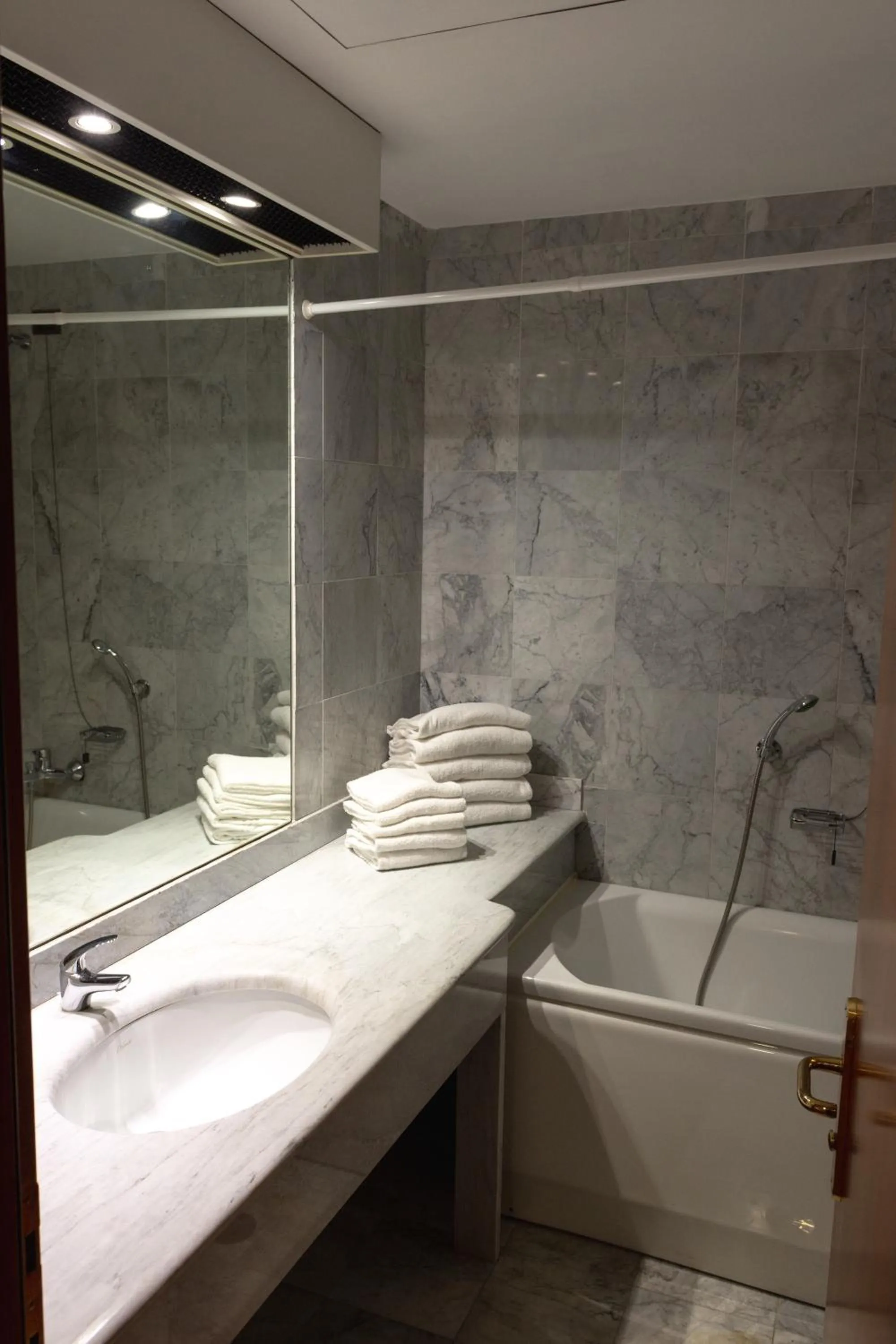 Bathroom in Hotel San Nicola