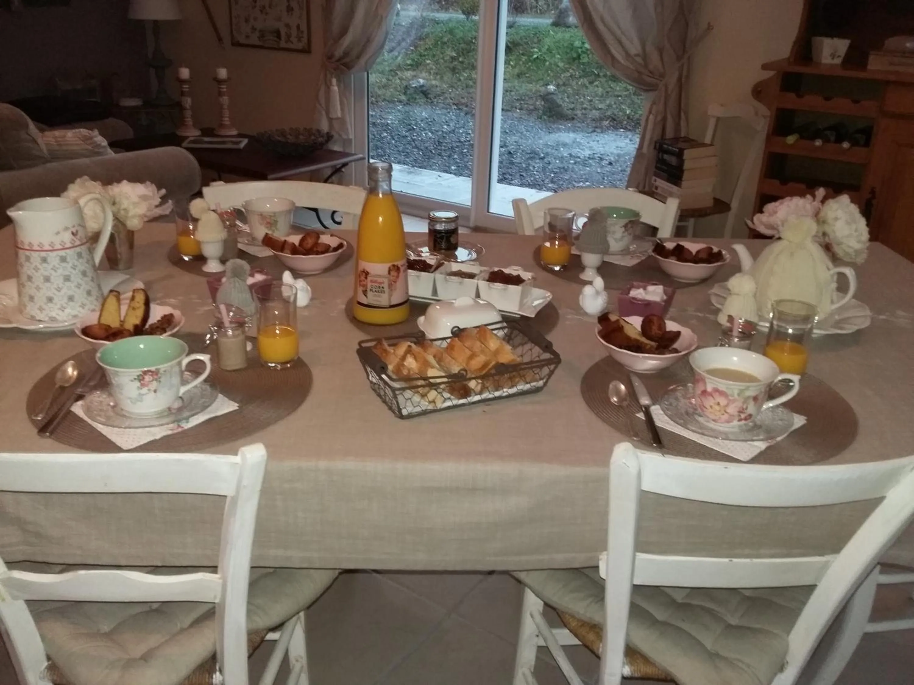 Continental breakfast in Du Coté de Lacoume