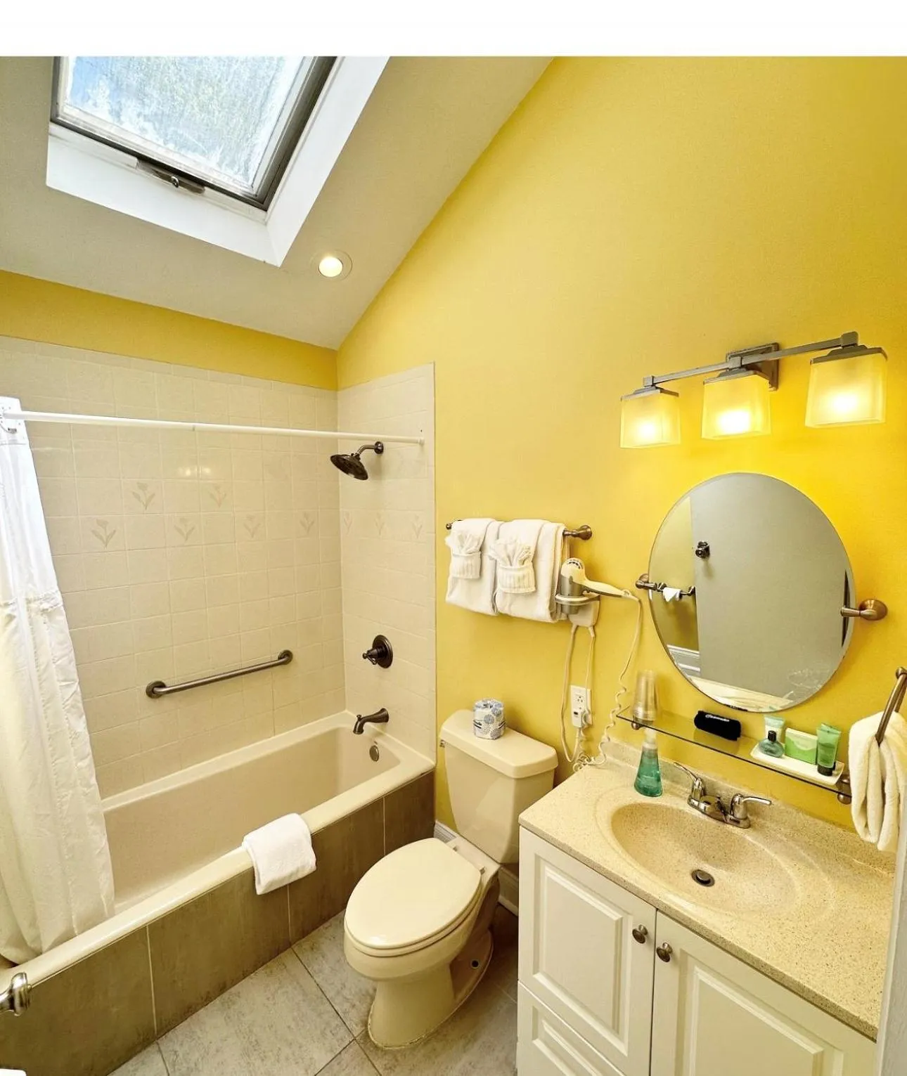 Shower in Westwinds Inn