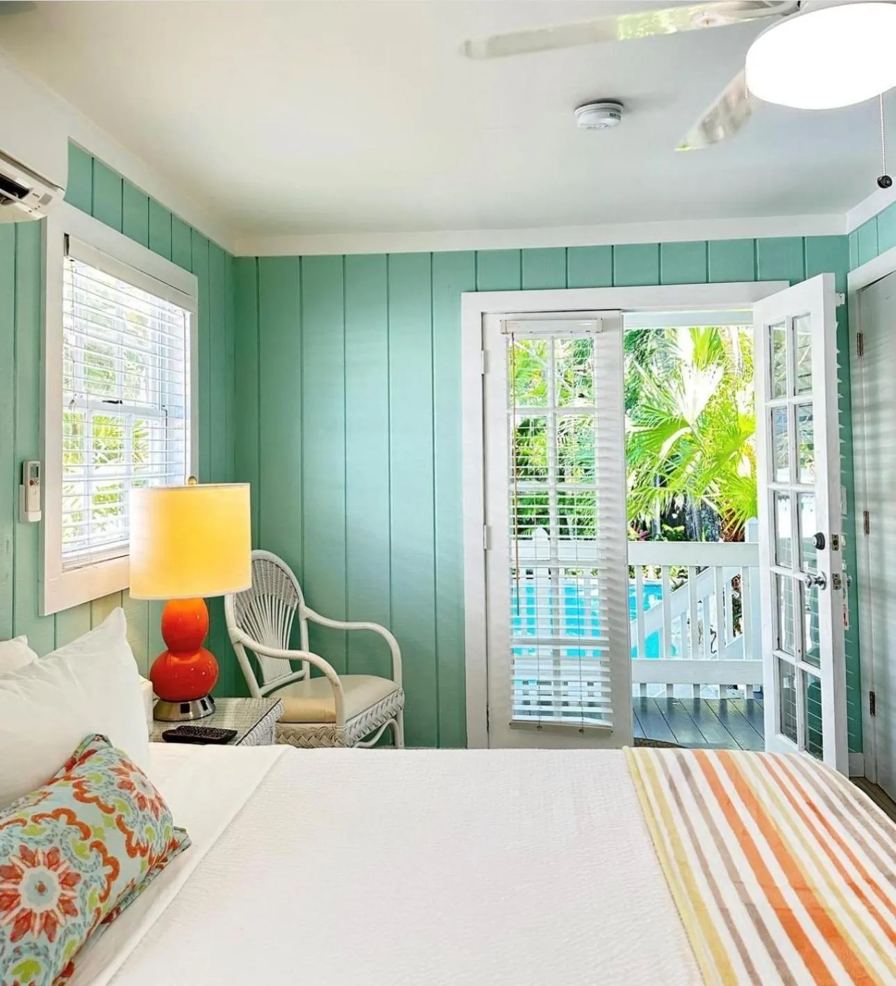 Bed in Westwinds Inn