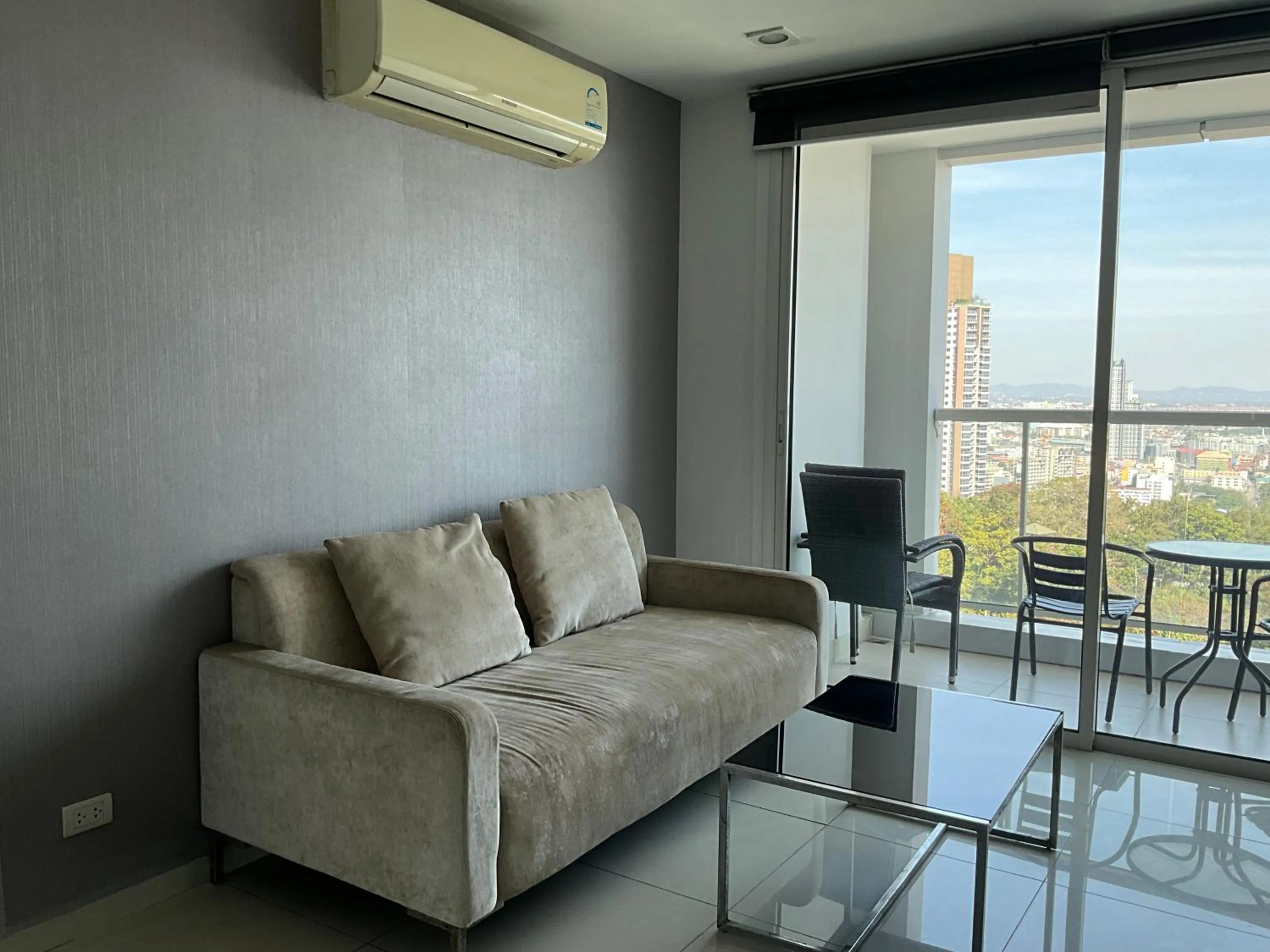 Living room in Vision Pratumnak By Pattaya Sunny Rentals