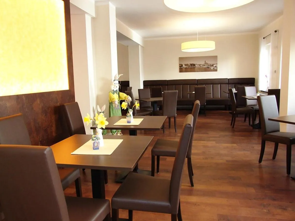 Restaurant/places to eat in Altstadthotel Goldene Kugel