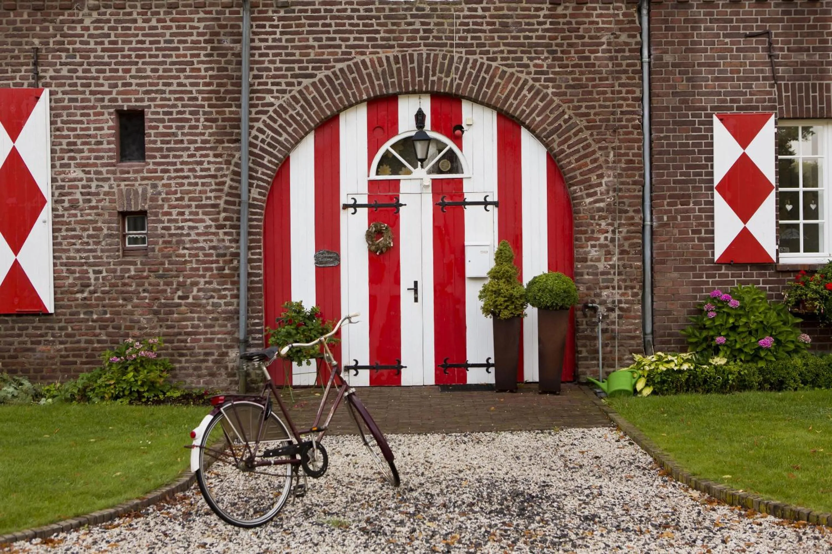 Property building in Schloss Hertefeld & Hertefeldhof