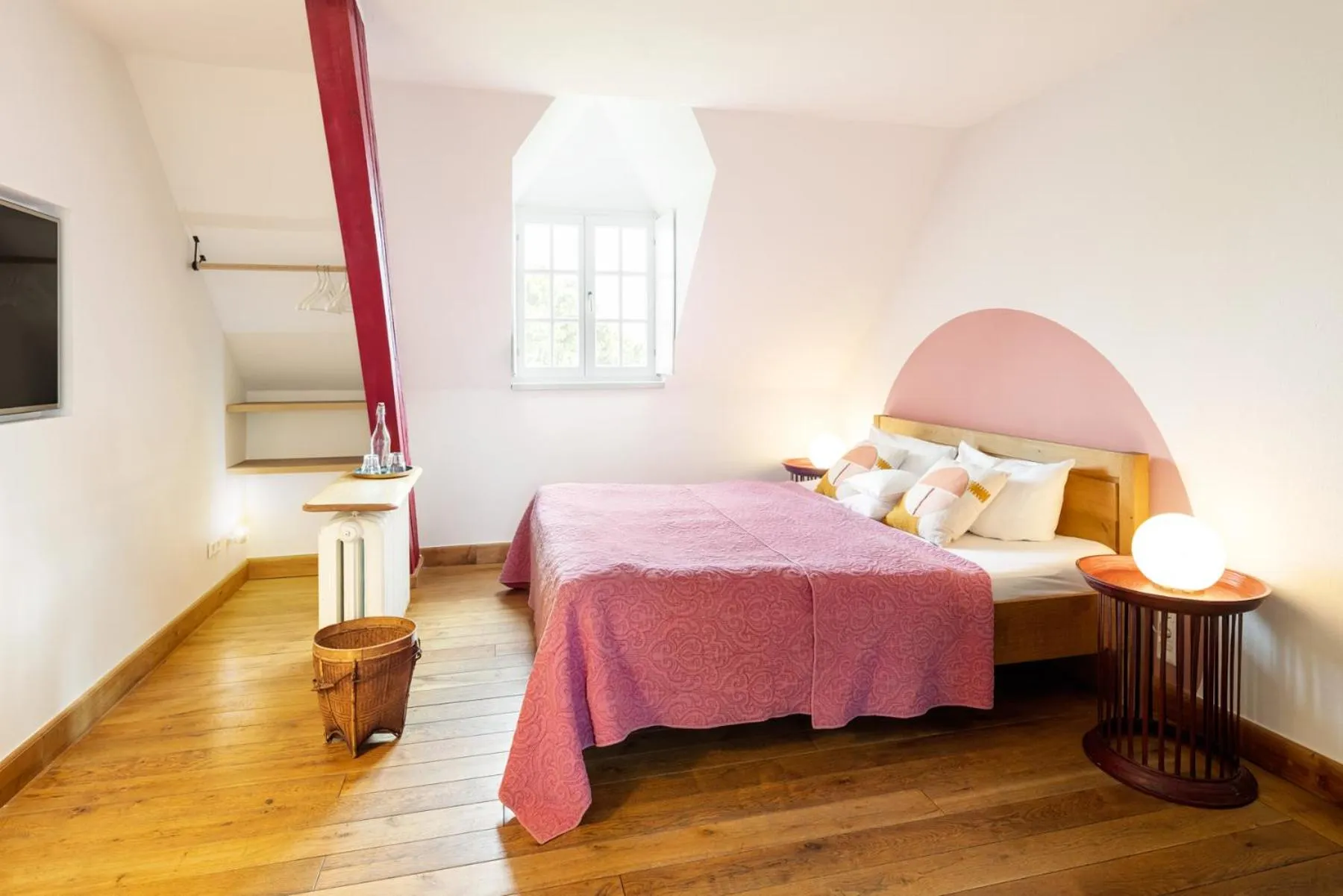 Photo of the whole room, Bed in Schloss Hertefeld & Hertefeldhof