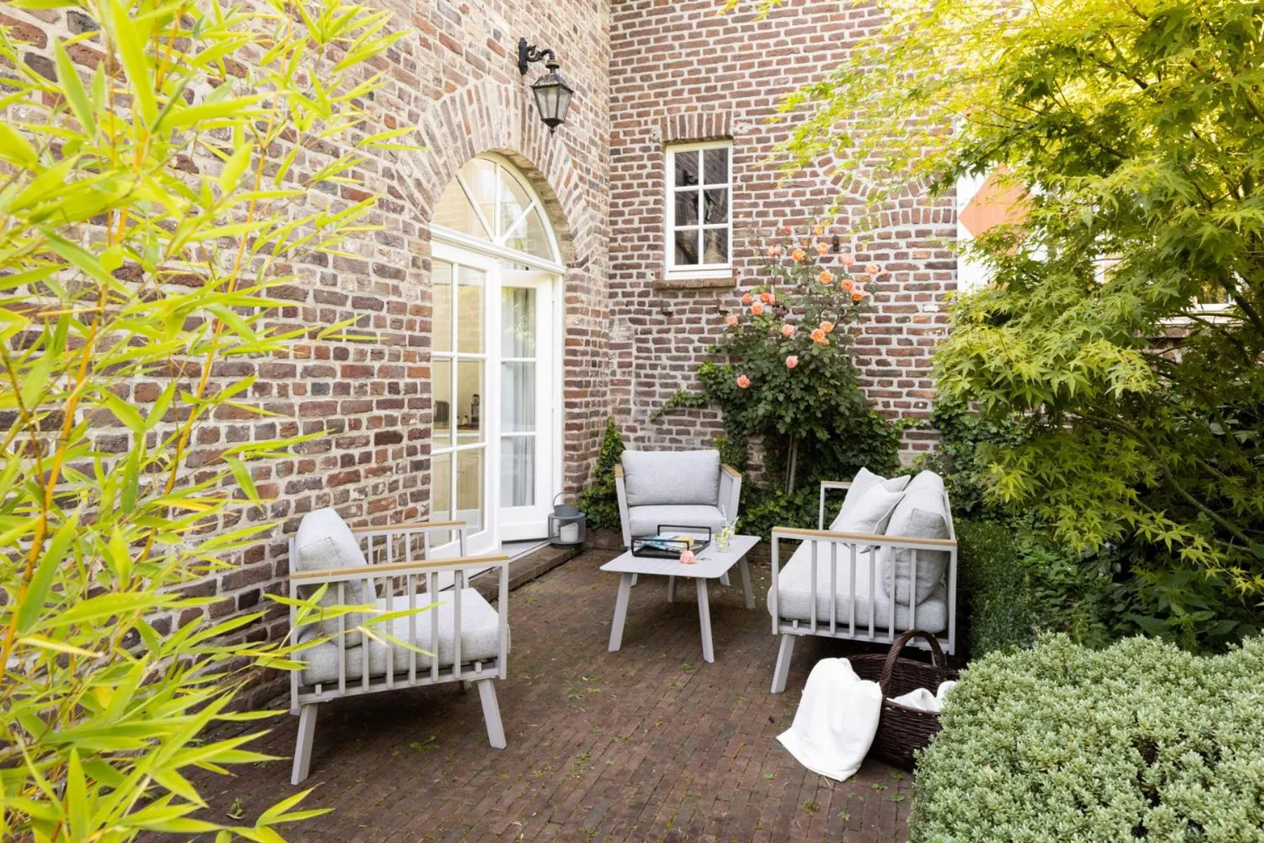 Patio in Schloss Hertefeld & Hertefeldhof