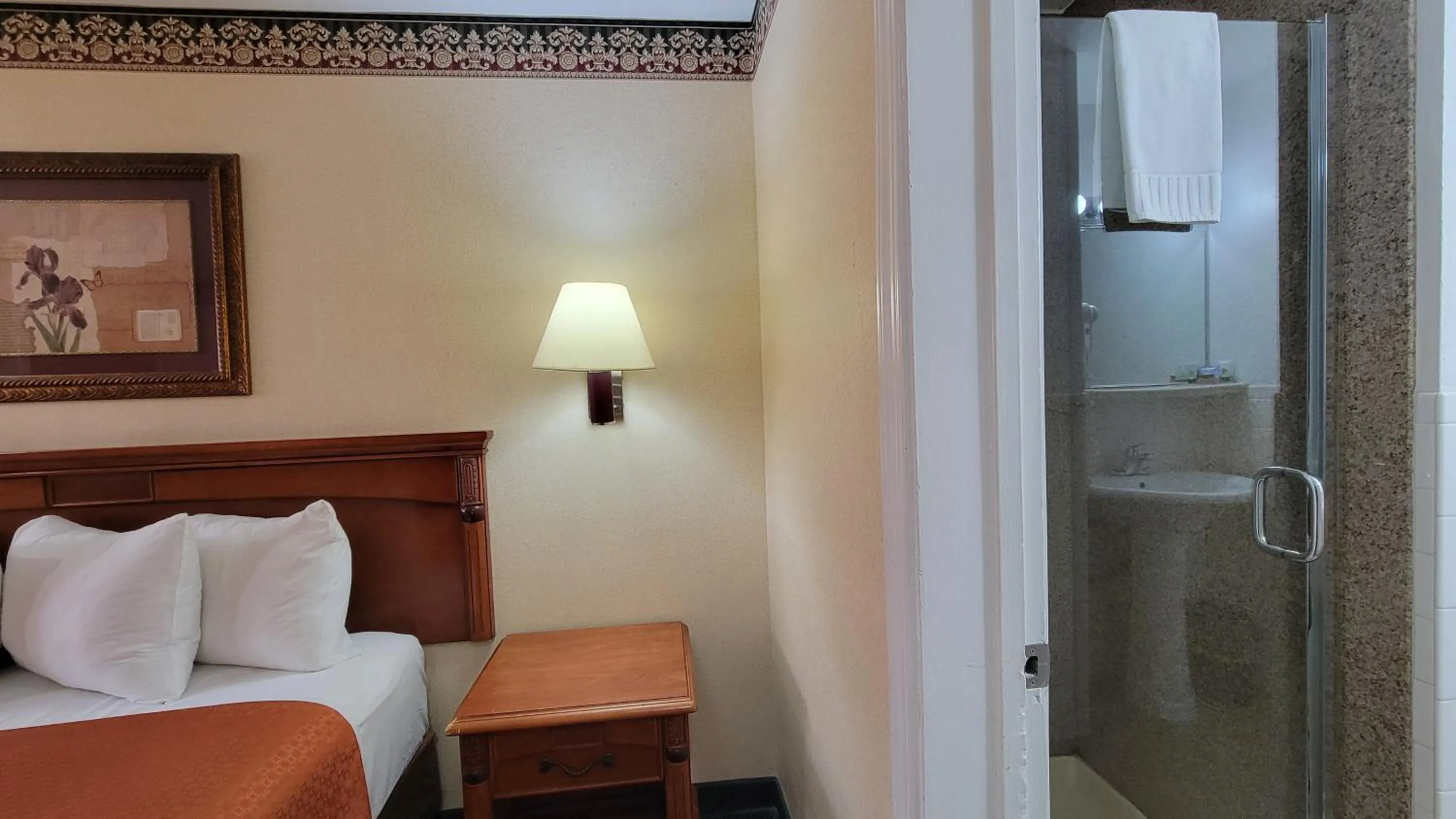 Shower in Geary Parkway Motel