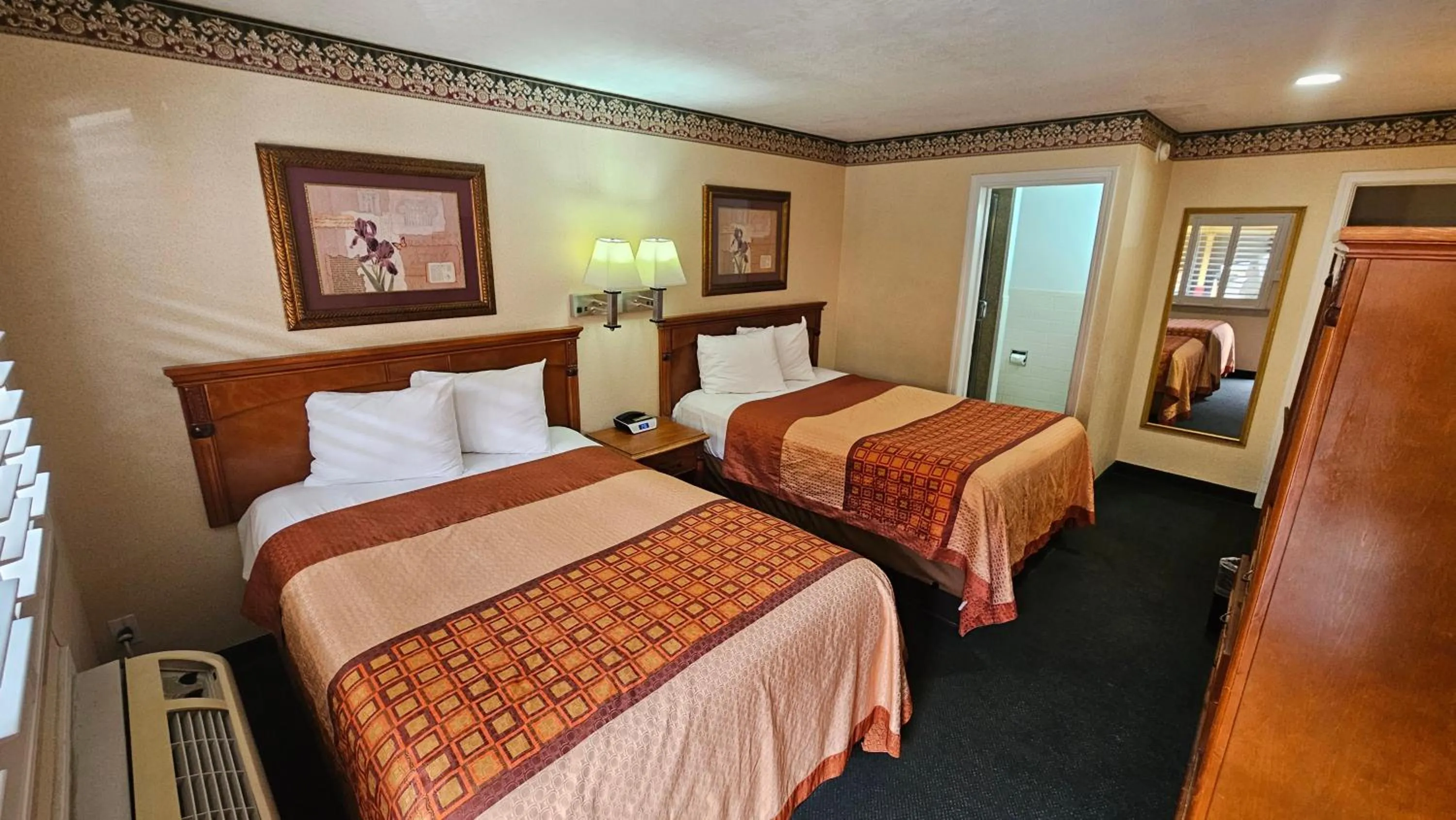 Bed in Geary Parkway Motel