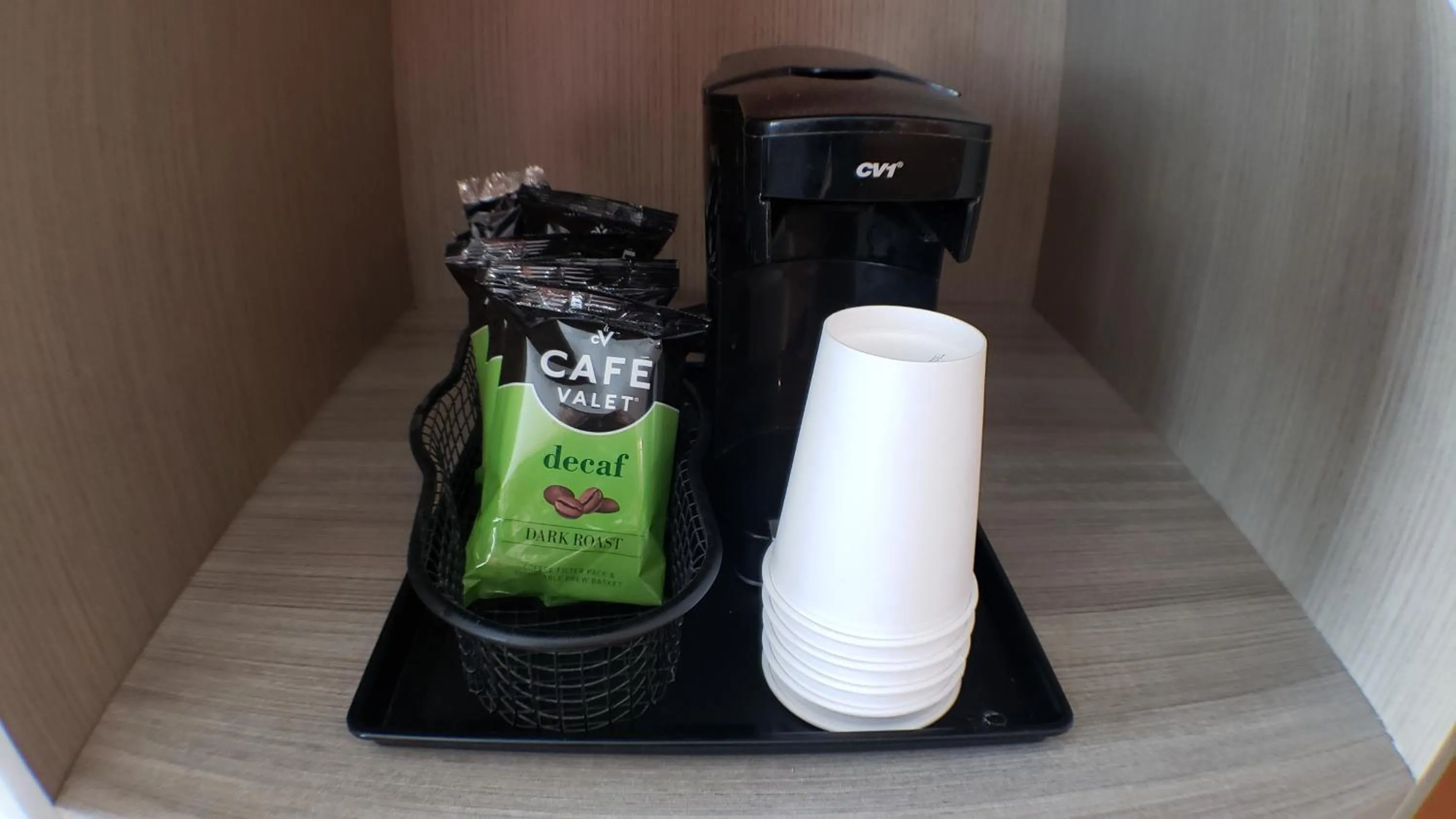 Coffee/tea facilities in Presidio Parkway Inn