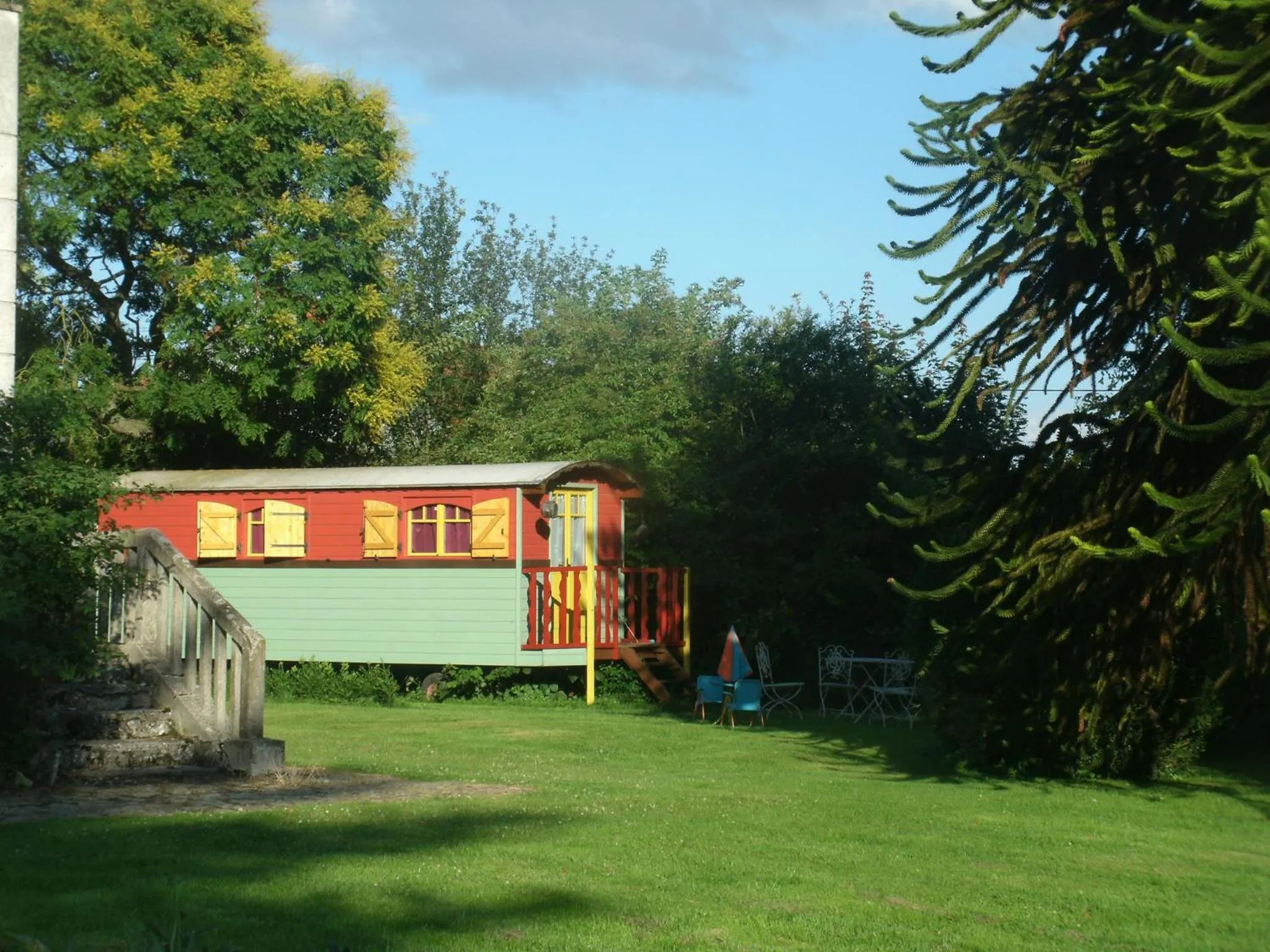 Property building in Roulotte La Verdine