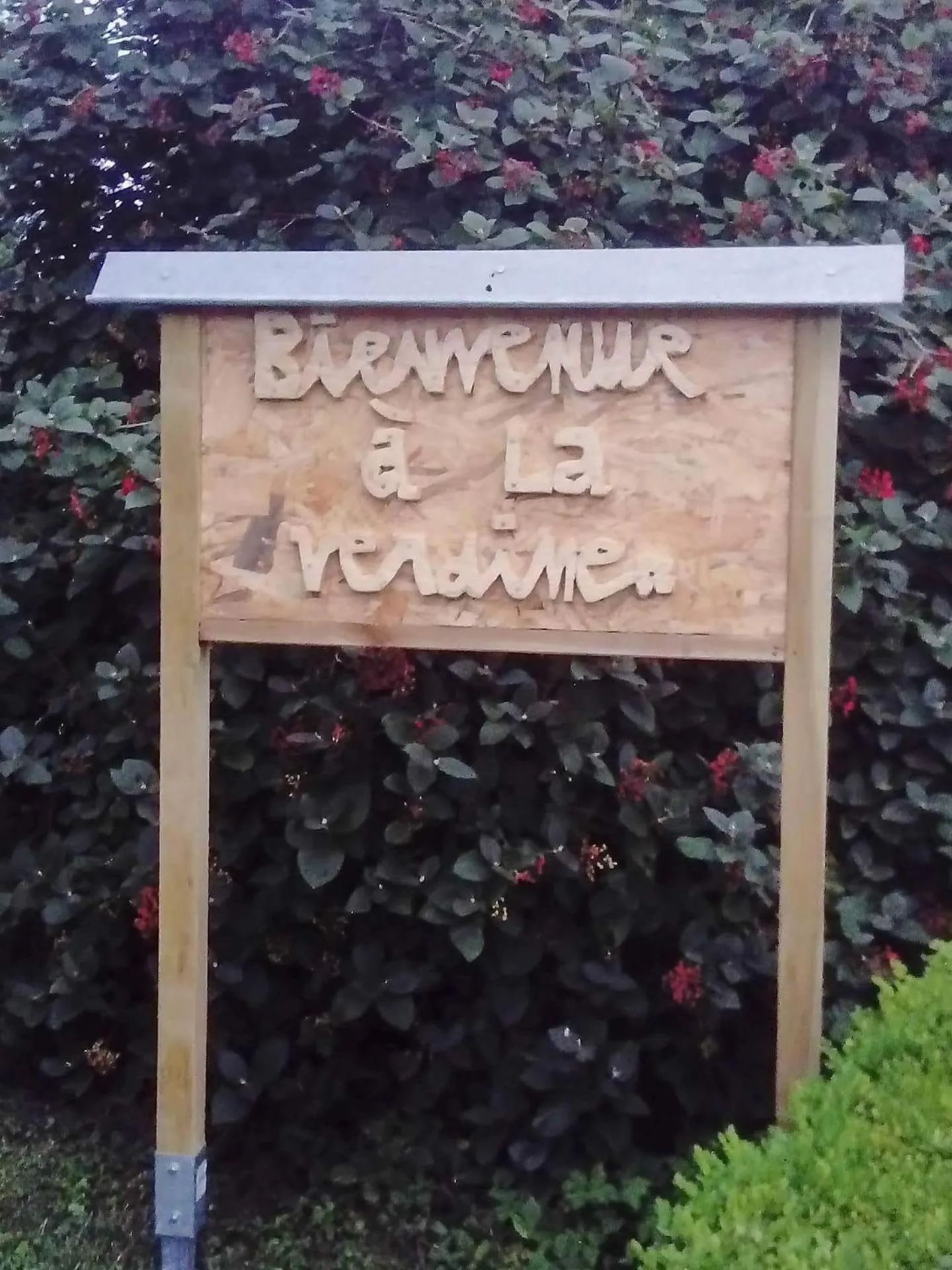 Property logo or sign in Roulotte La Verdine