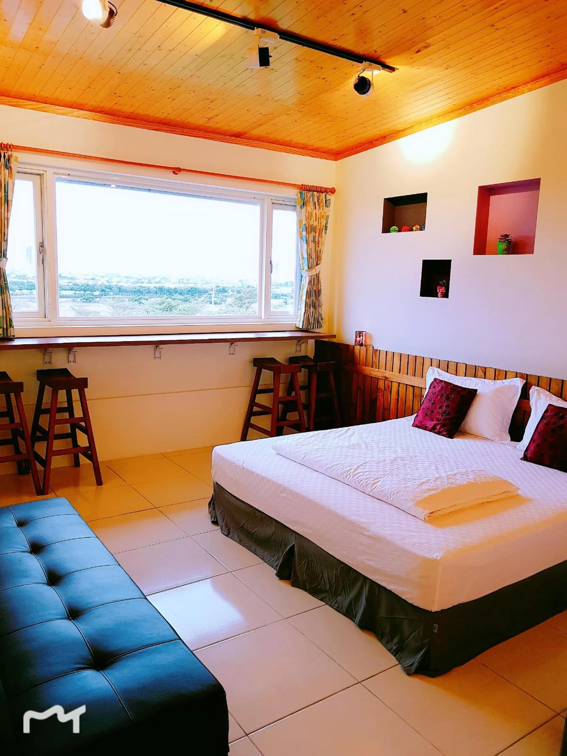 Bed in Water Bird Family