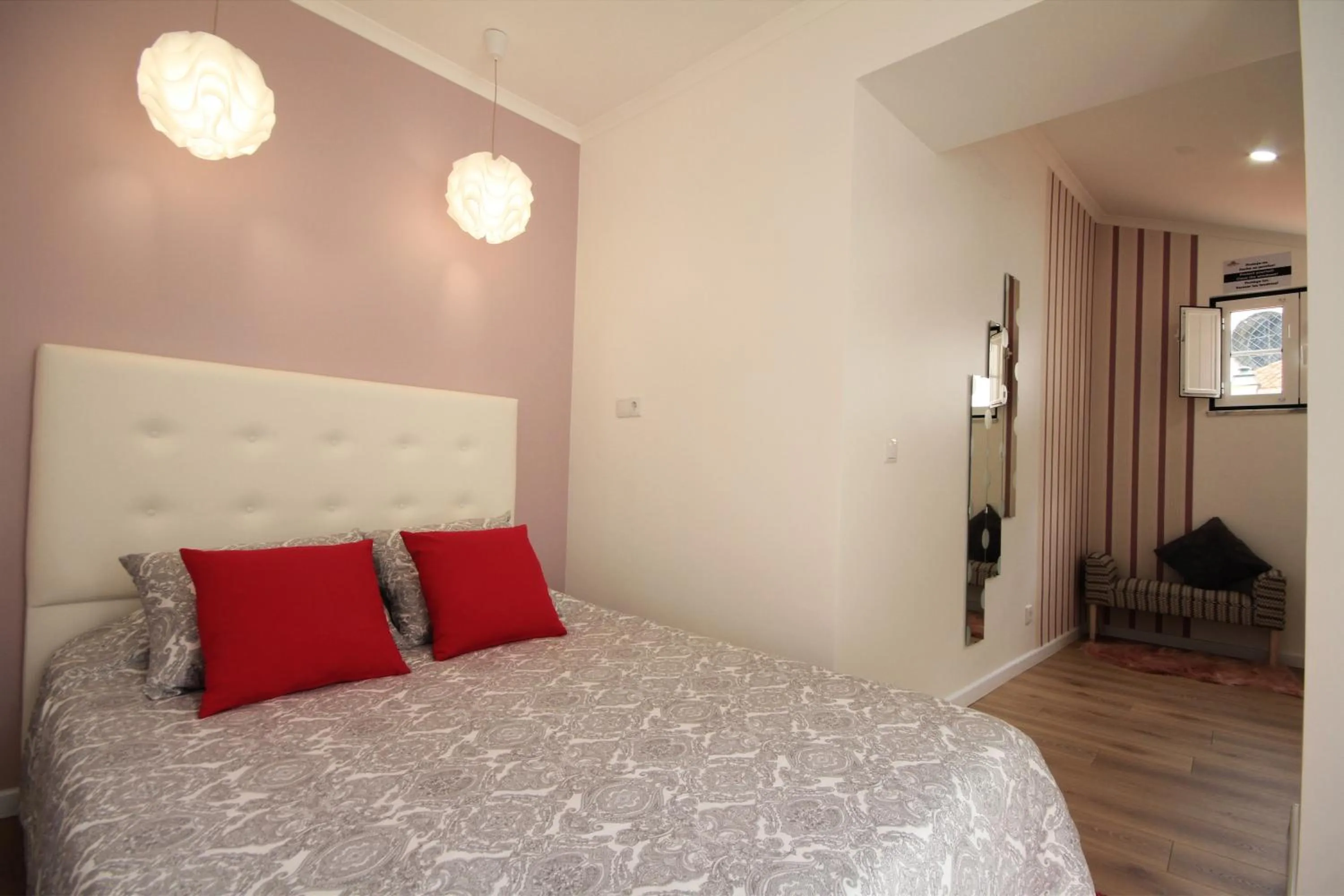 Bed in Alfama Right Point