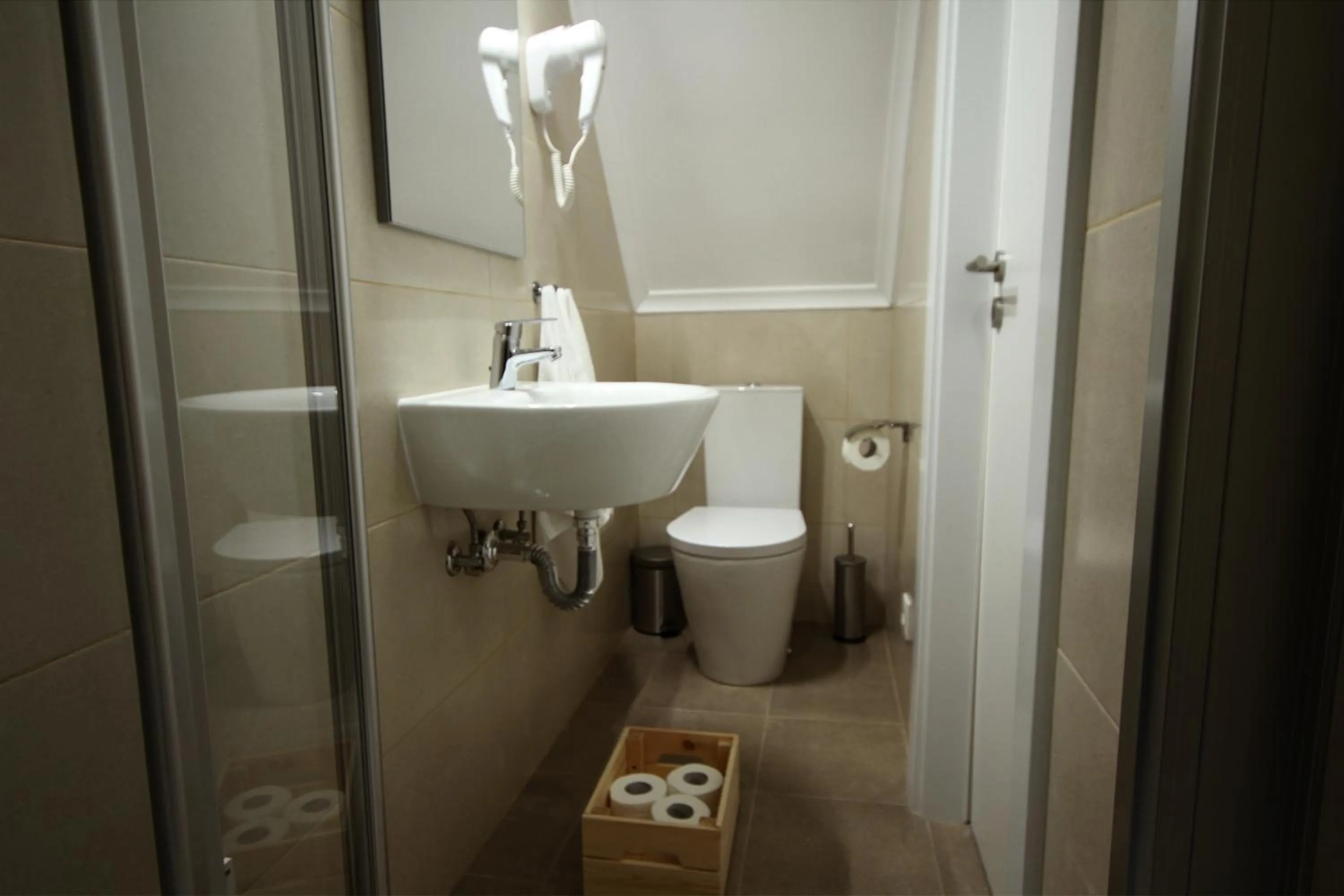 Bathroom in Alfama Right Point