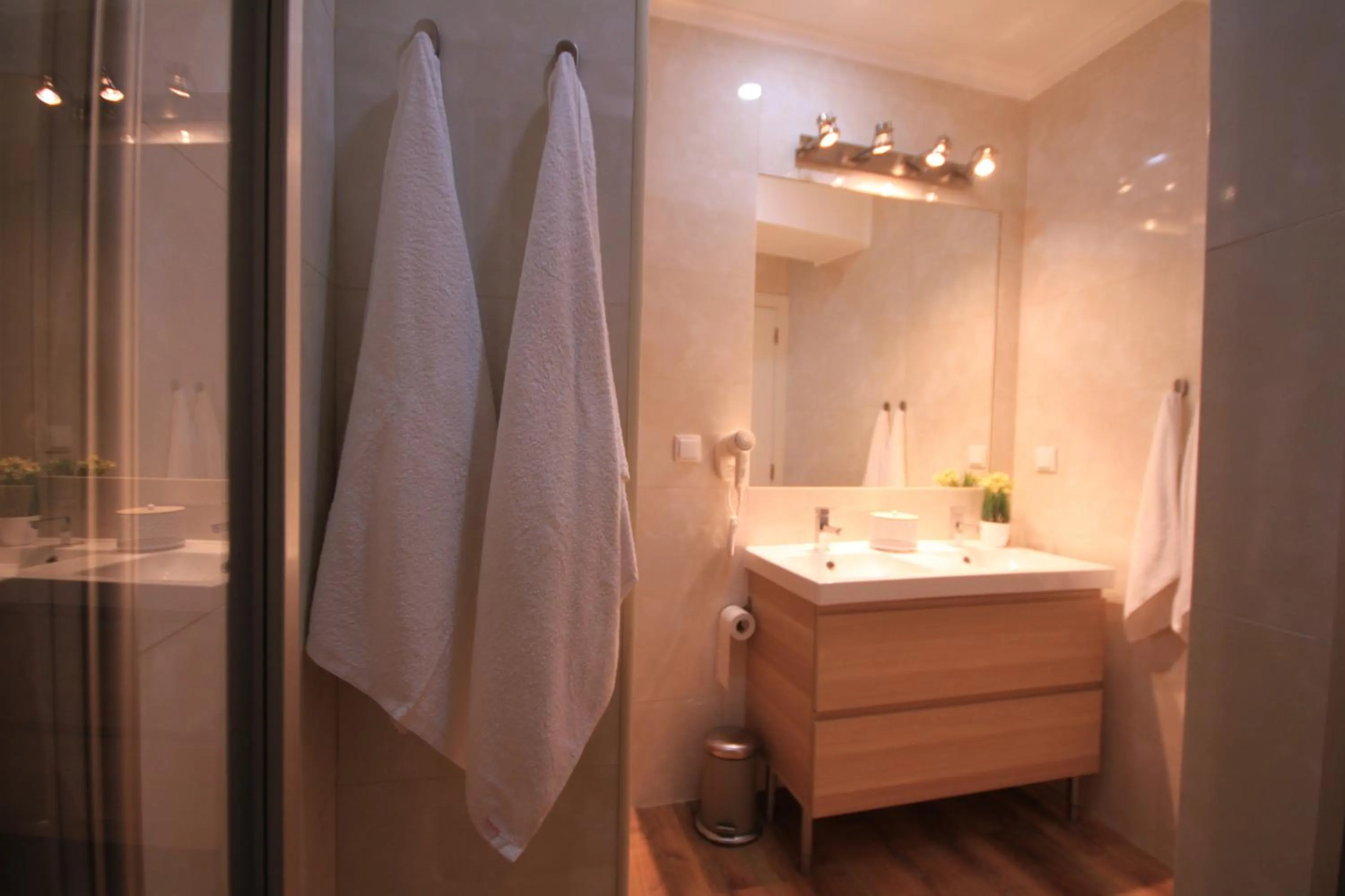 Bathroom in Alfama Right Point