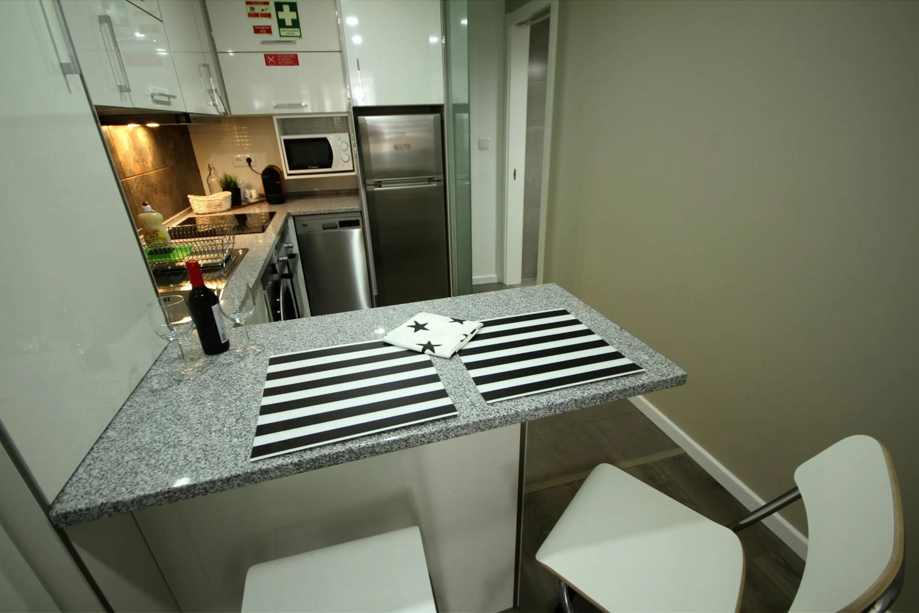 Dining area in Alfama Right Point