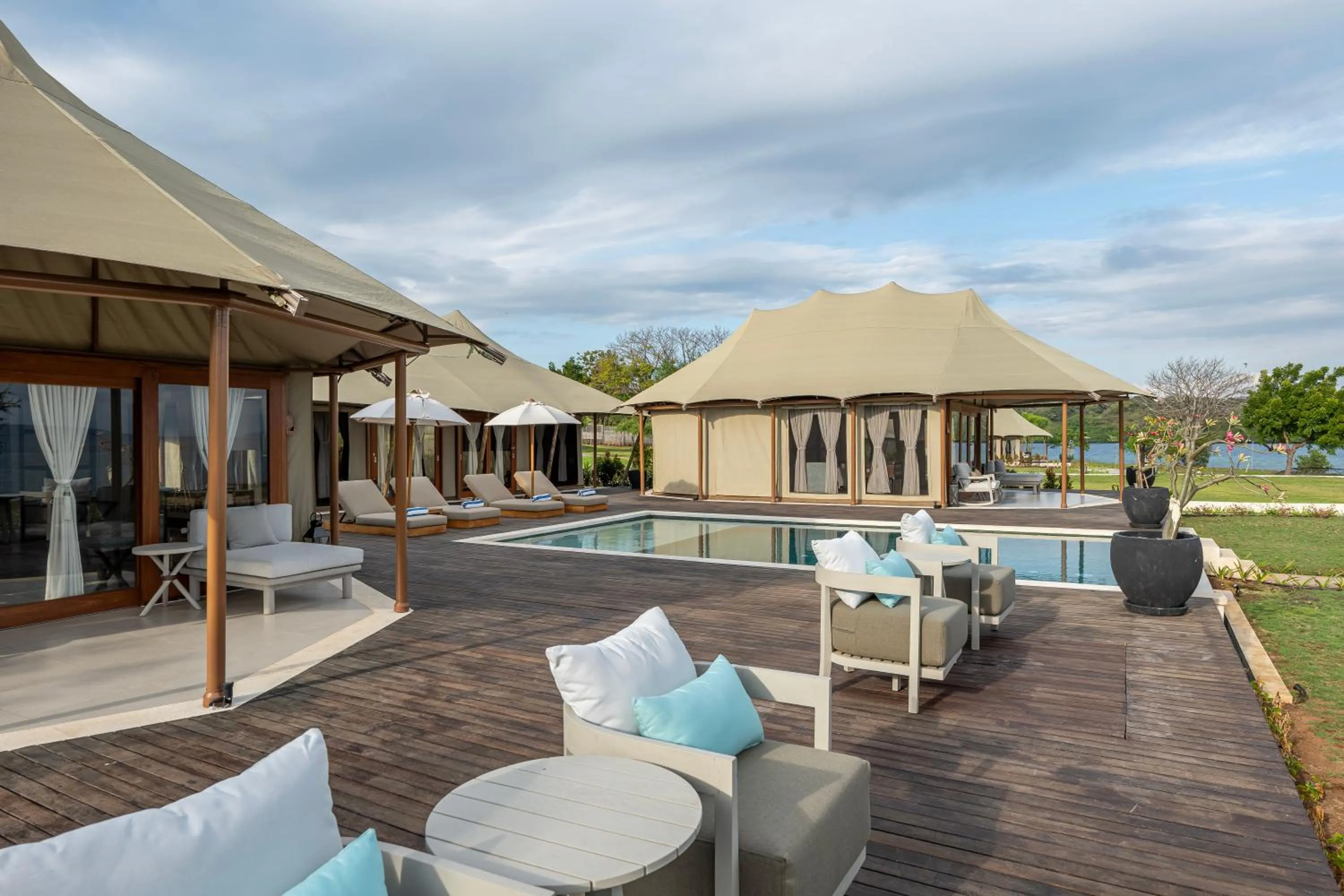 Menjangan Dynasty Resort