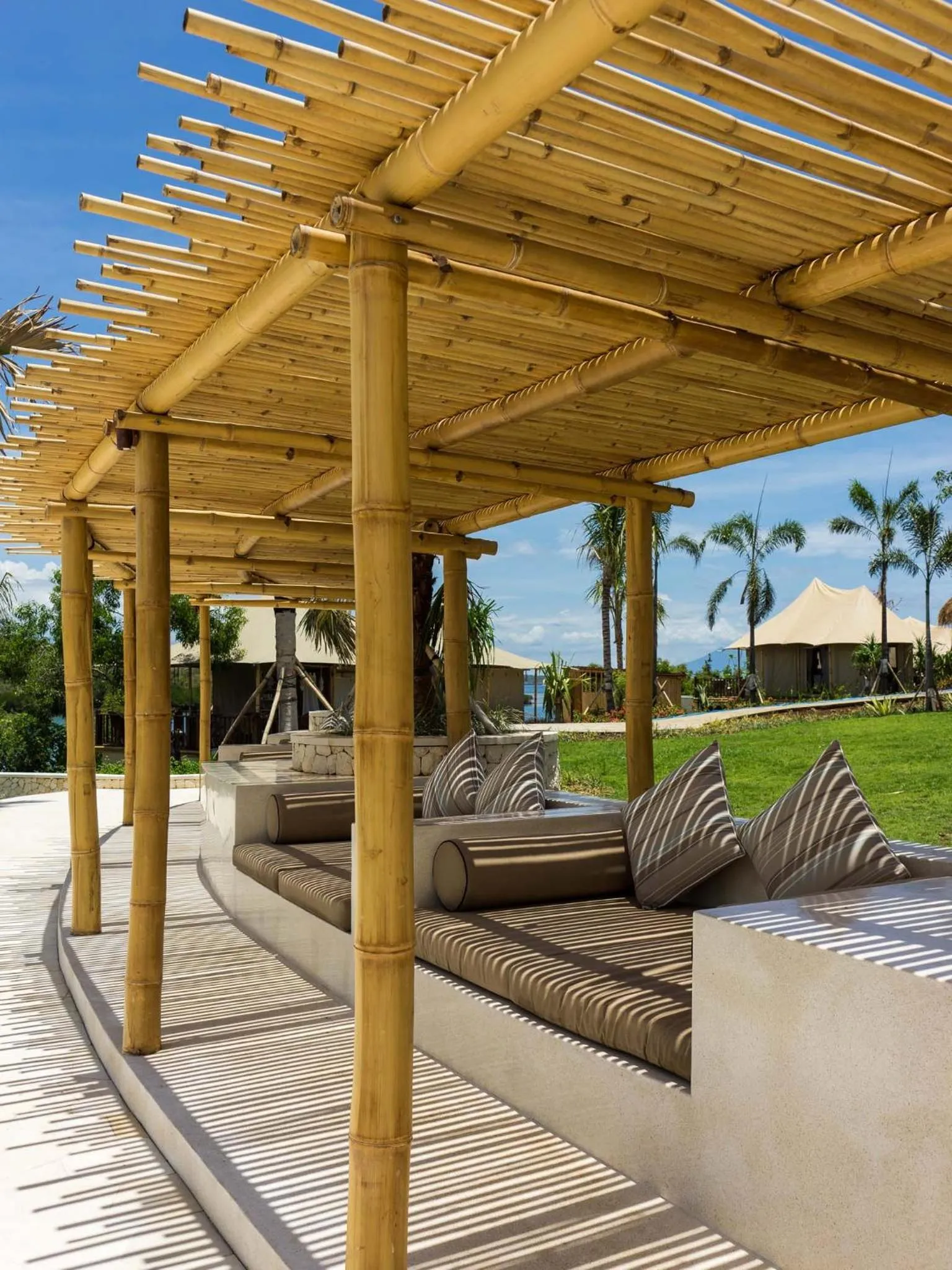 Restaurant/places to eat in Menjangan Dynasty Resort