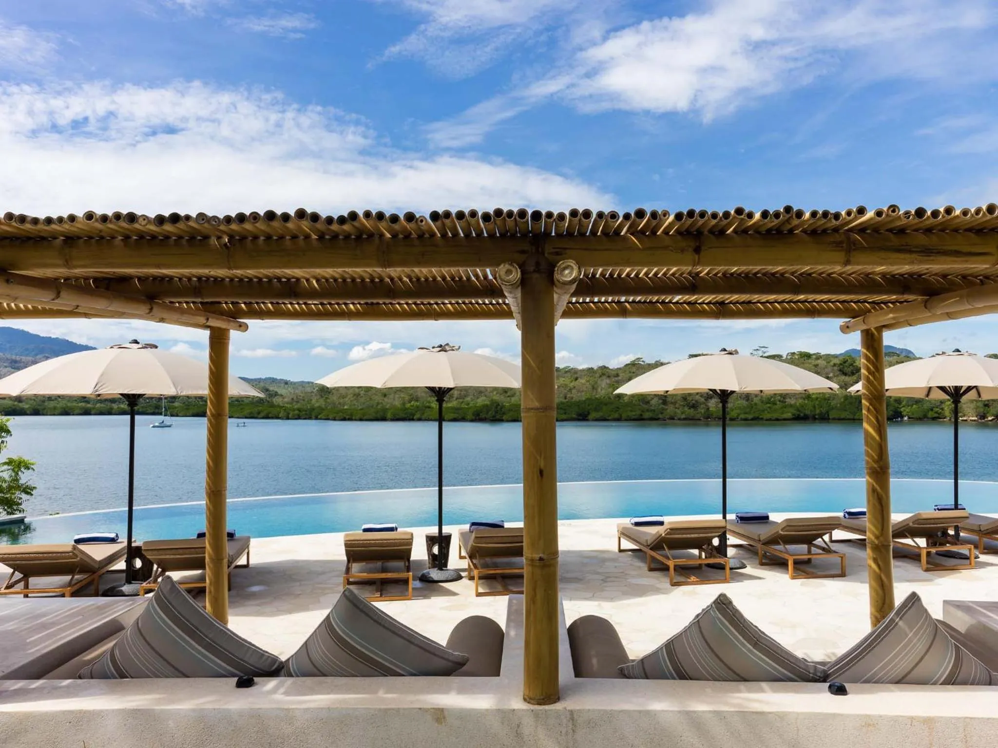 Swimming pool in Menjangan Dynasty Resort