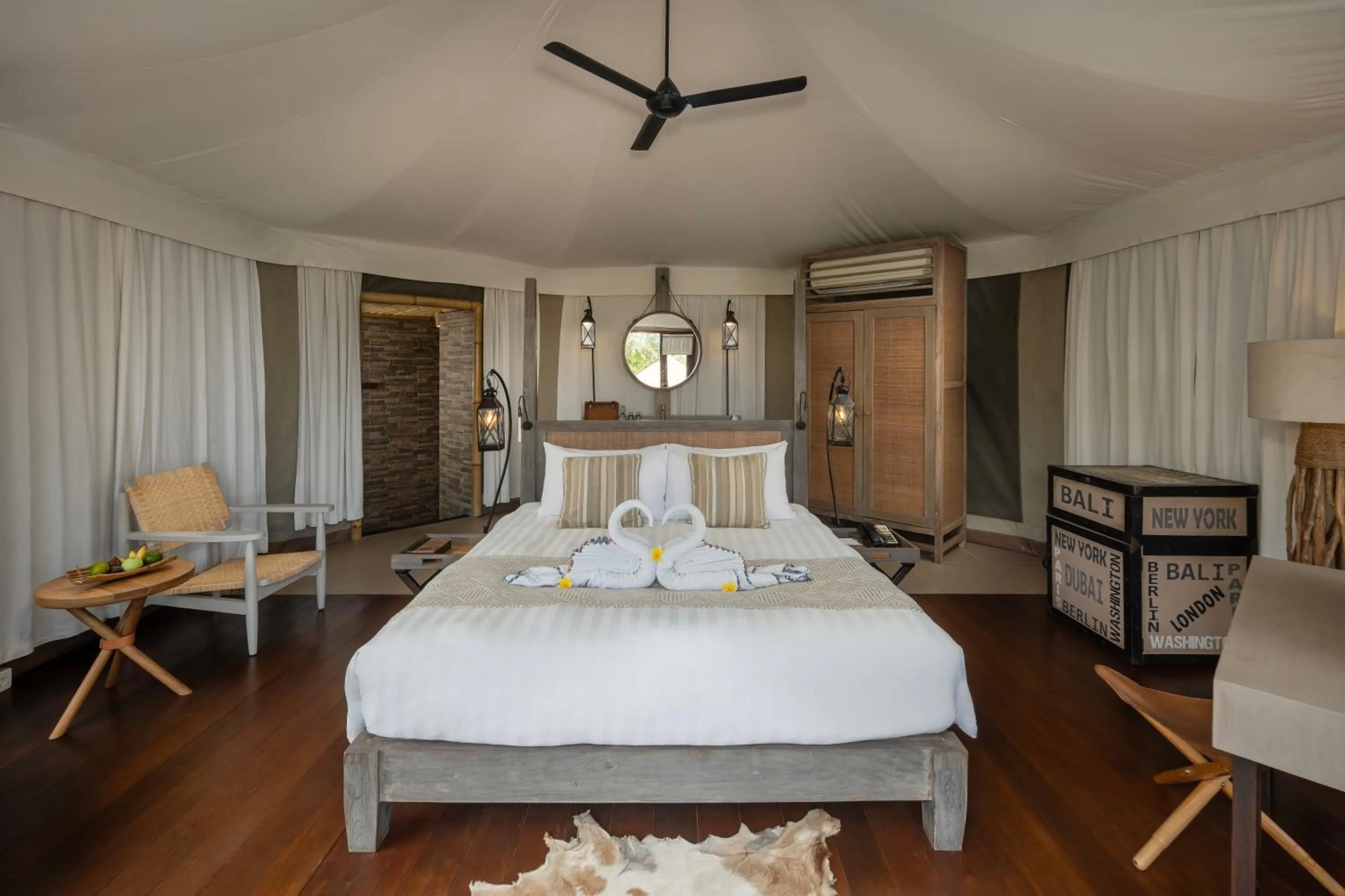 Bed in Menjangan Dynasty Resort