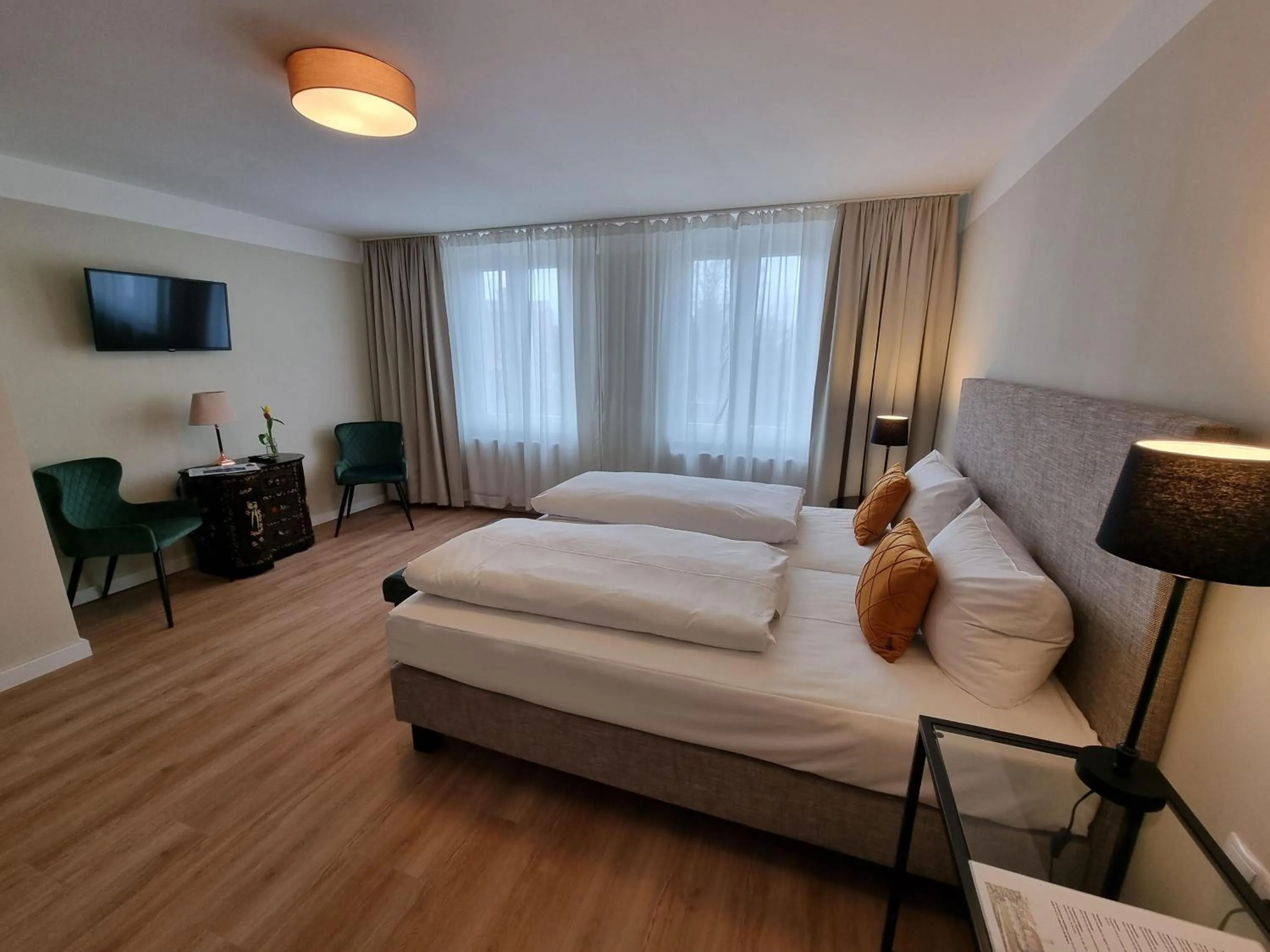 Bedroom, Bed in Hotel Burg Wanzleben